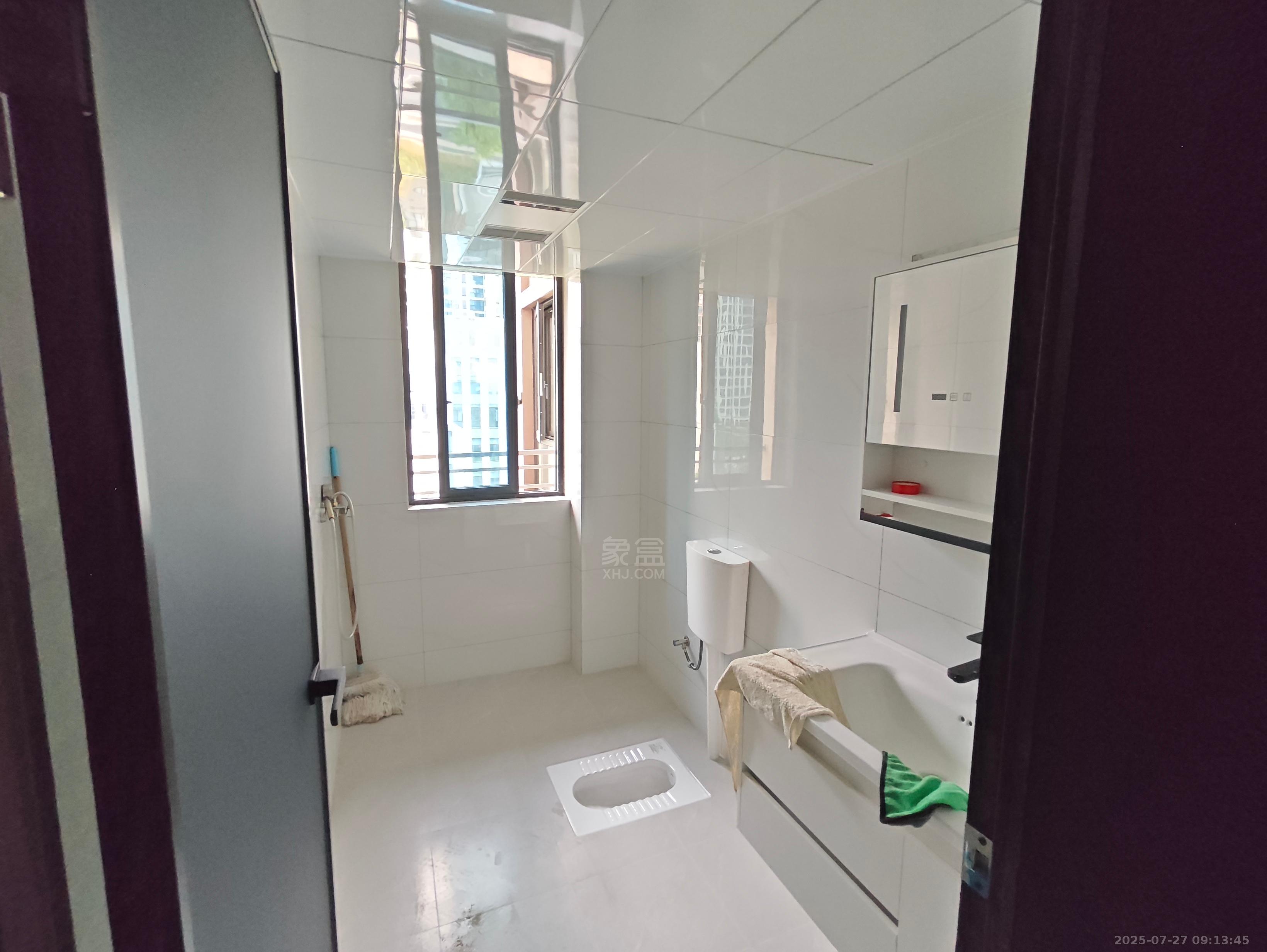 西郡佳园 3室1厅2卫 1800.0元/月 西郡佳园 3室1厅2卫 1800.0元/月室内图