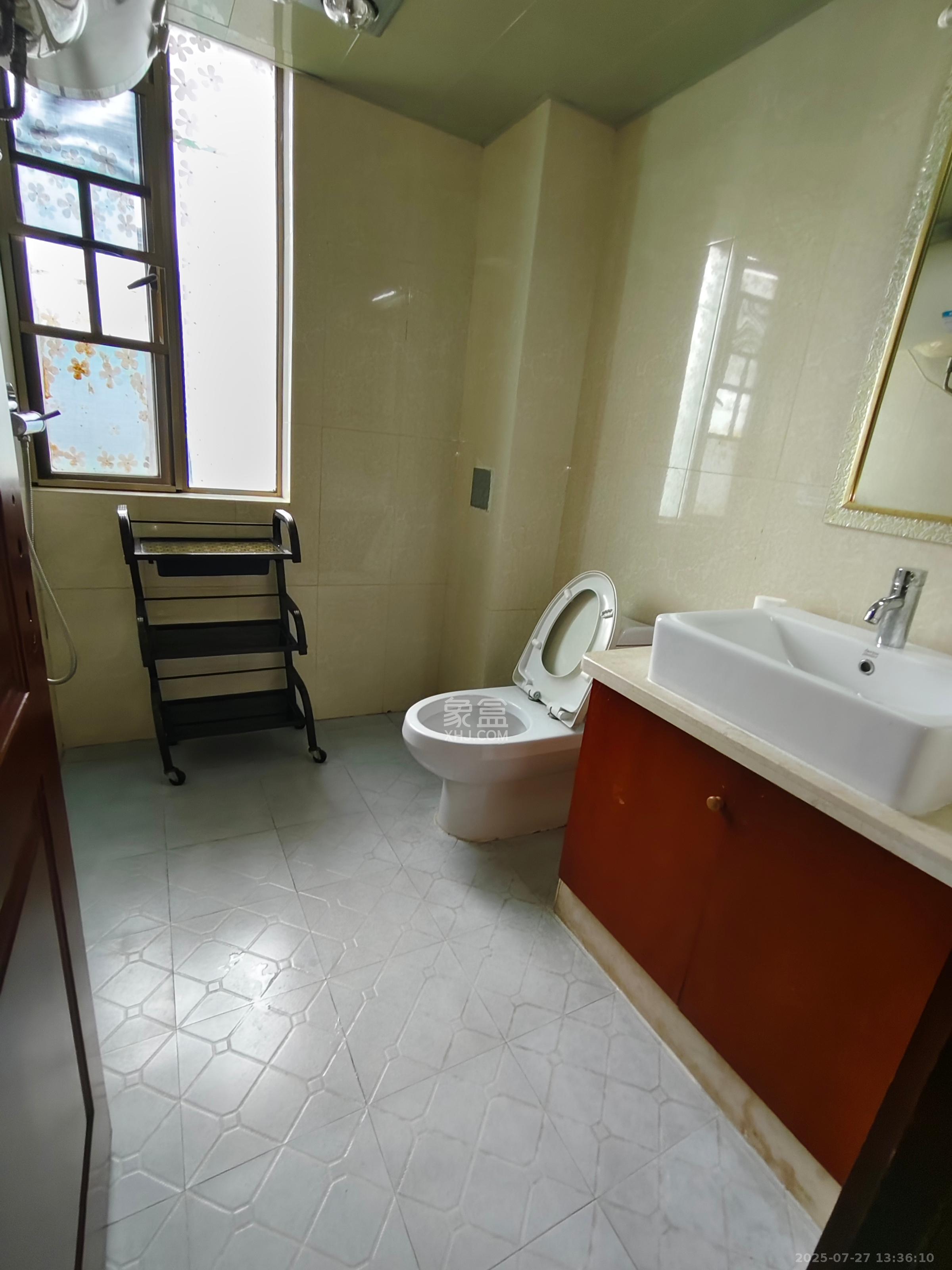 江山帝景雅典  3室2厅1卫    2200.0元/月 江山帝景雅典  3室2厅1卫    2200.0元/月室内图