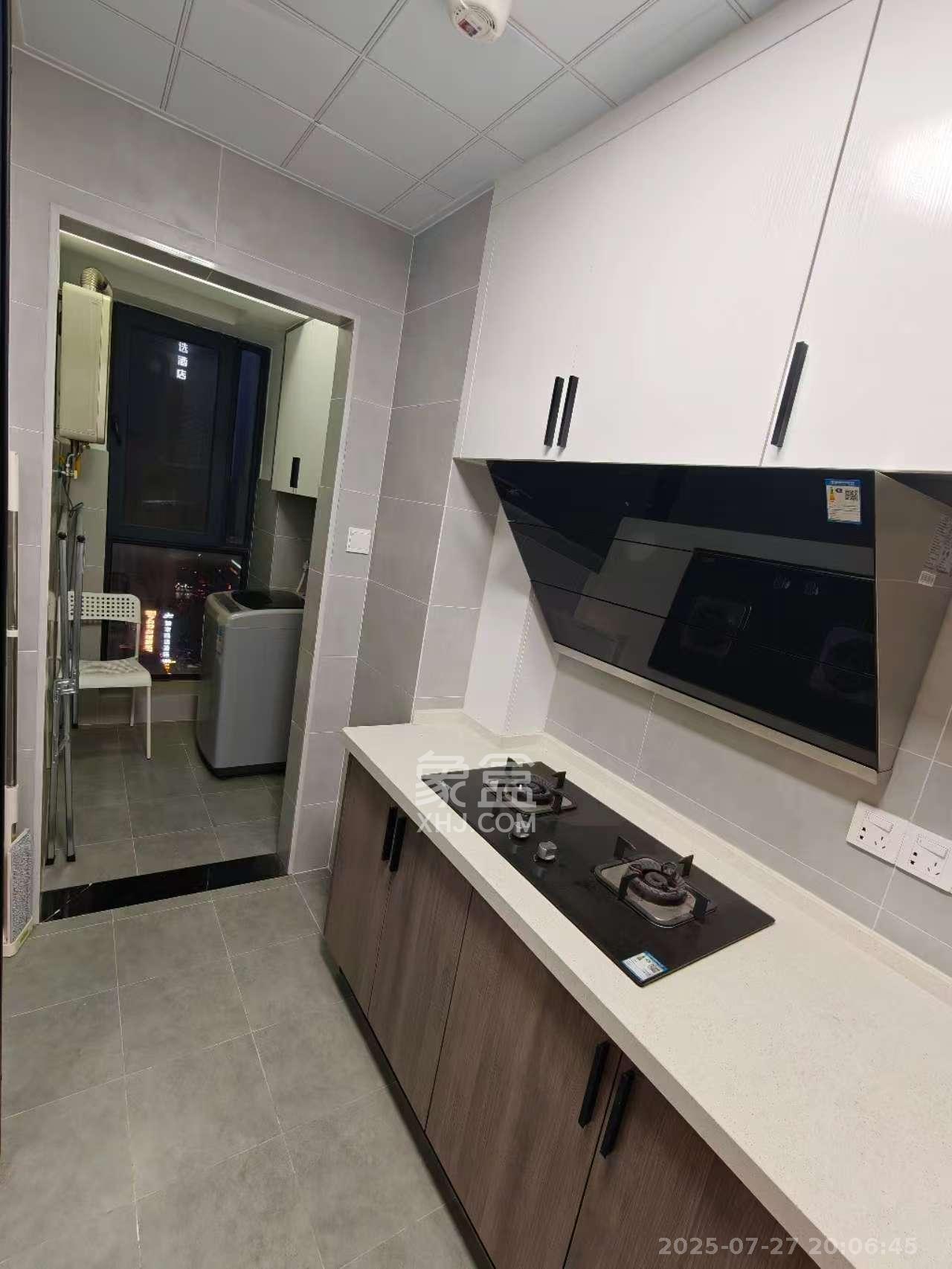 天健城  1室1厅1卫    2200.0元/月 天健城  1室1厅1卫    2200.0元/月室内图