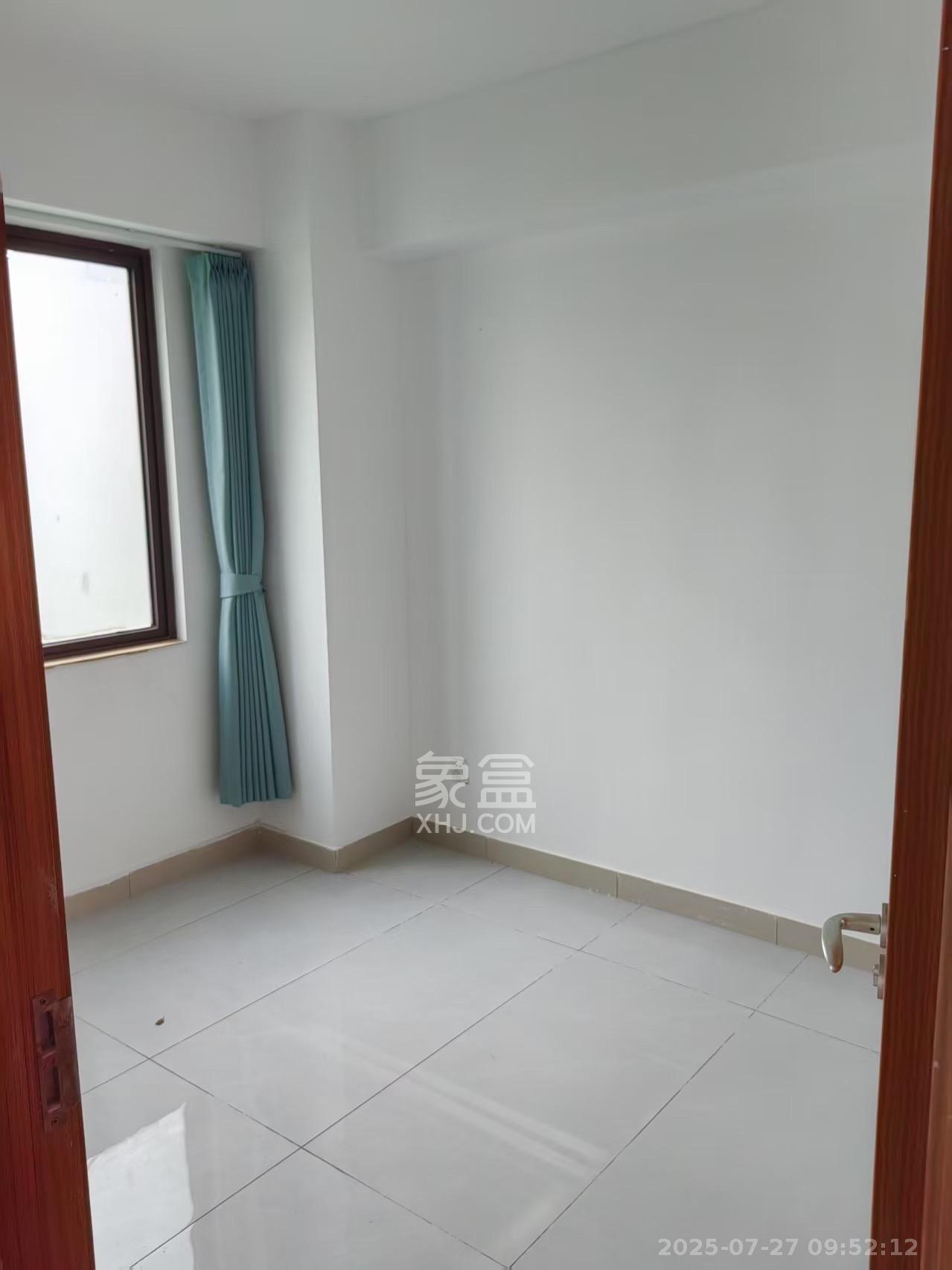 麓谷小镇 3室2厅1卫 2300.0元/月 麓谷小镇 3室2厅1卫 2300.0元/月室内图