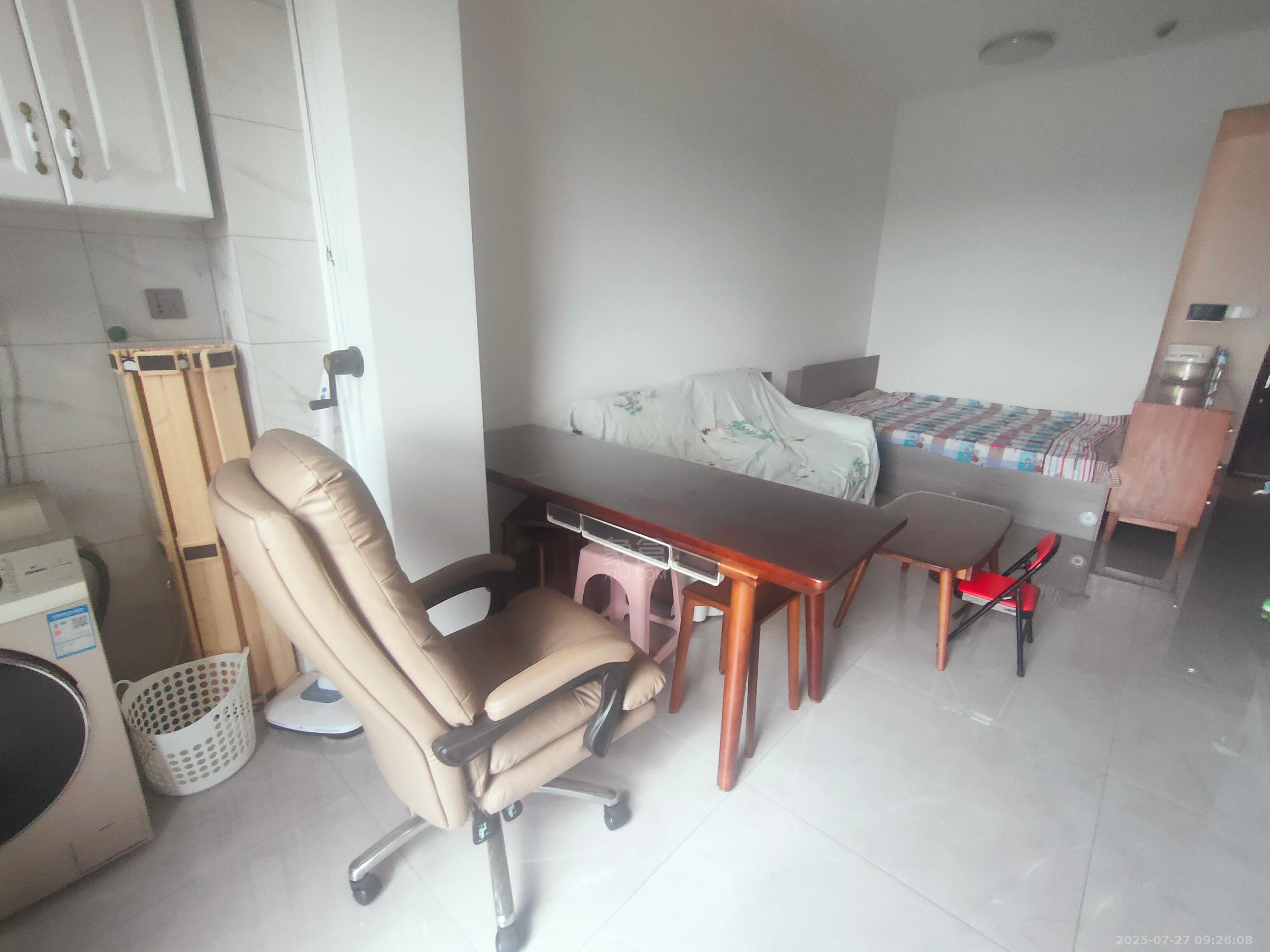 中泰财富湘江  1室1厅1卫    1500.0元/月 中泰财富湘江  1室1厅1卫    1500.0元/月室内图