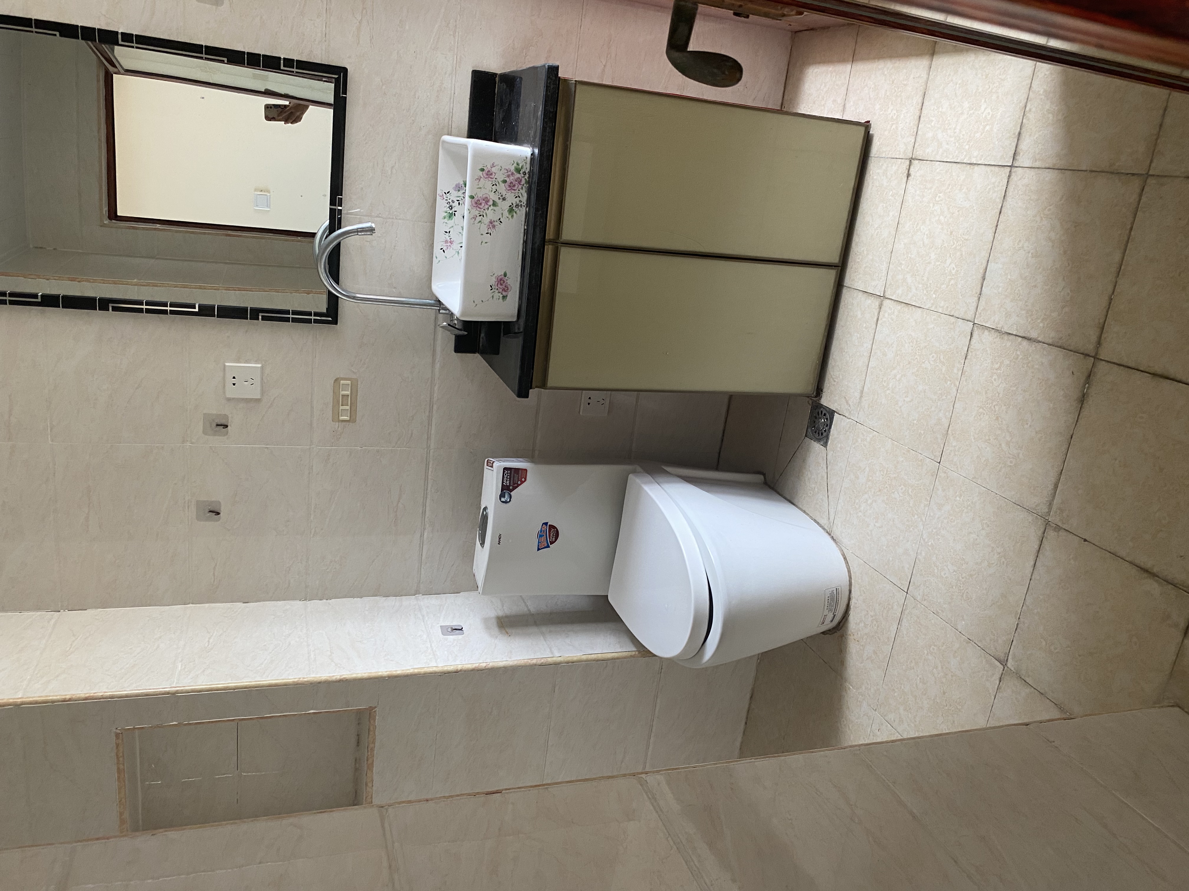 海阔天空-国瑞城四期(爵仕苑) 2室2厅1卫 4000.00元/月 海阔天空-国瑞城四期(爵仕苑) 2室2厅1卫 4000.00元/月户型图