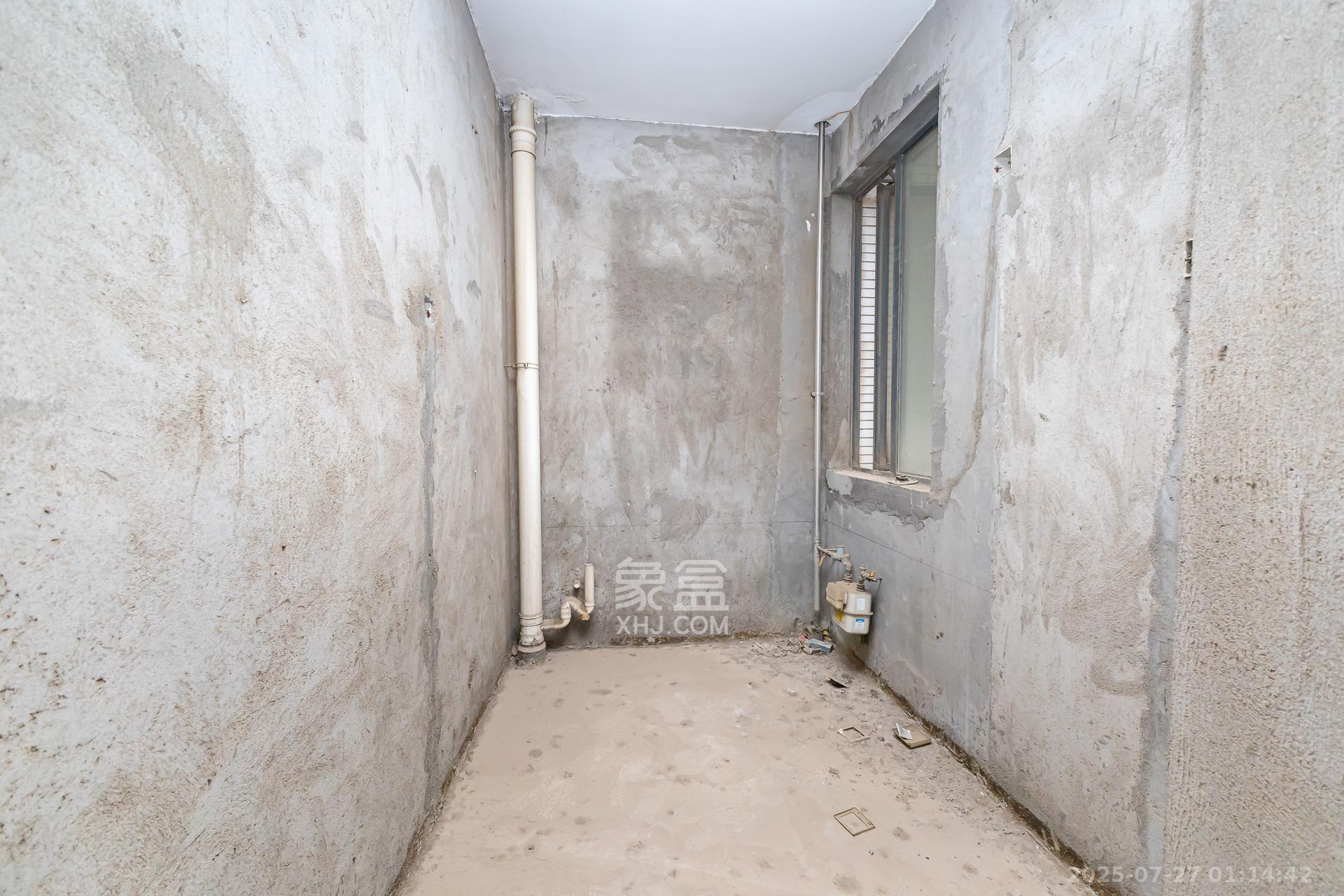 浩龙音乐界  3室2厅2卫    49.8万 浩龙音乐界  3室2厅2卫    49.8万厨房