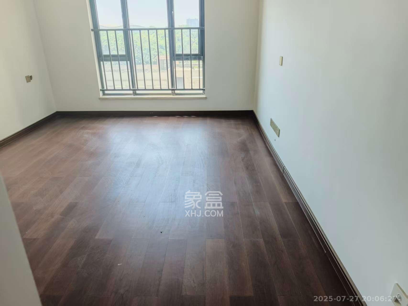 绿地长沙城际空间站（柏仕佳苑）  4室2厅2卫    4200.0元/月室内图