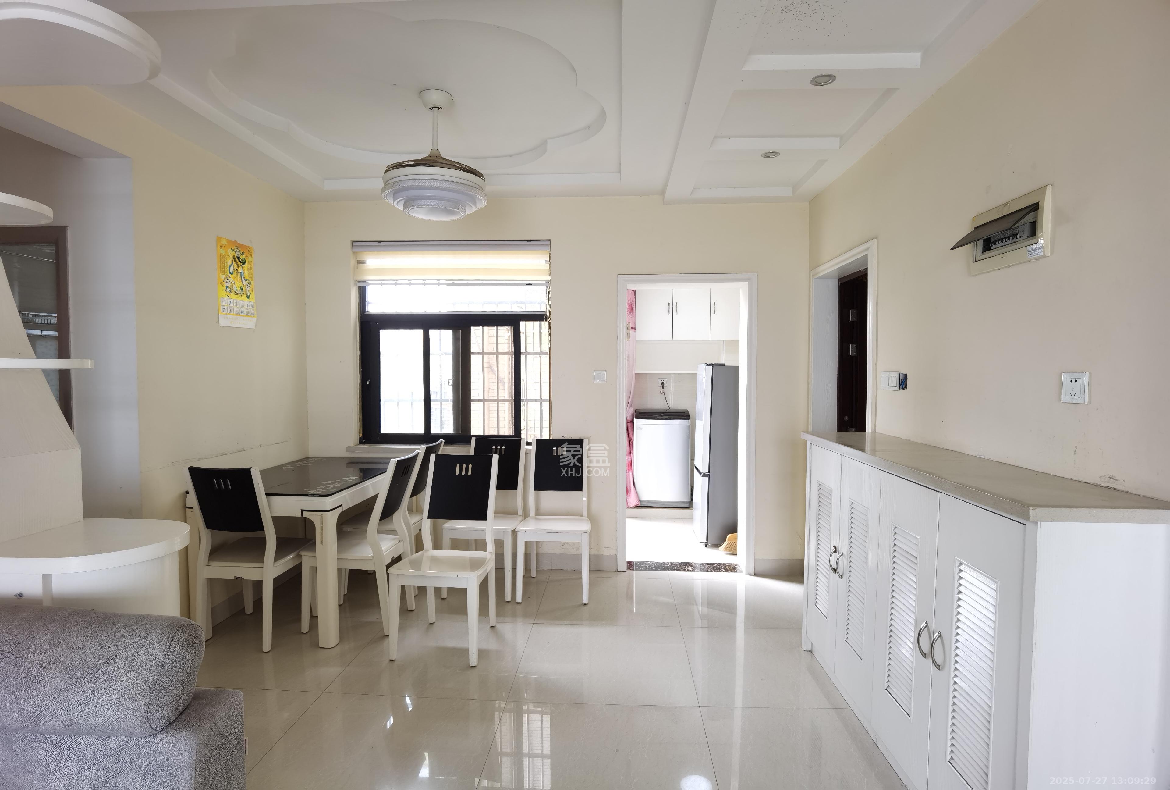 中鼎江岸花城 3室2厅1卫 1500.0元/月 中鼎江岸花城 3室2厅1卫 1500.0元/月室内图