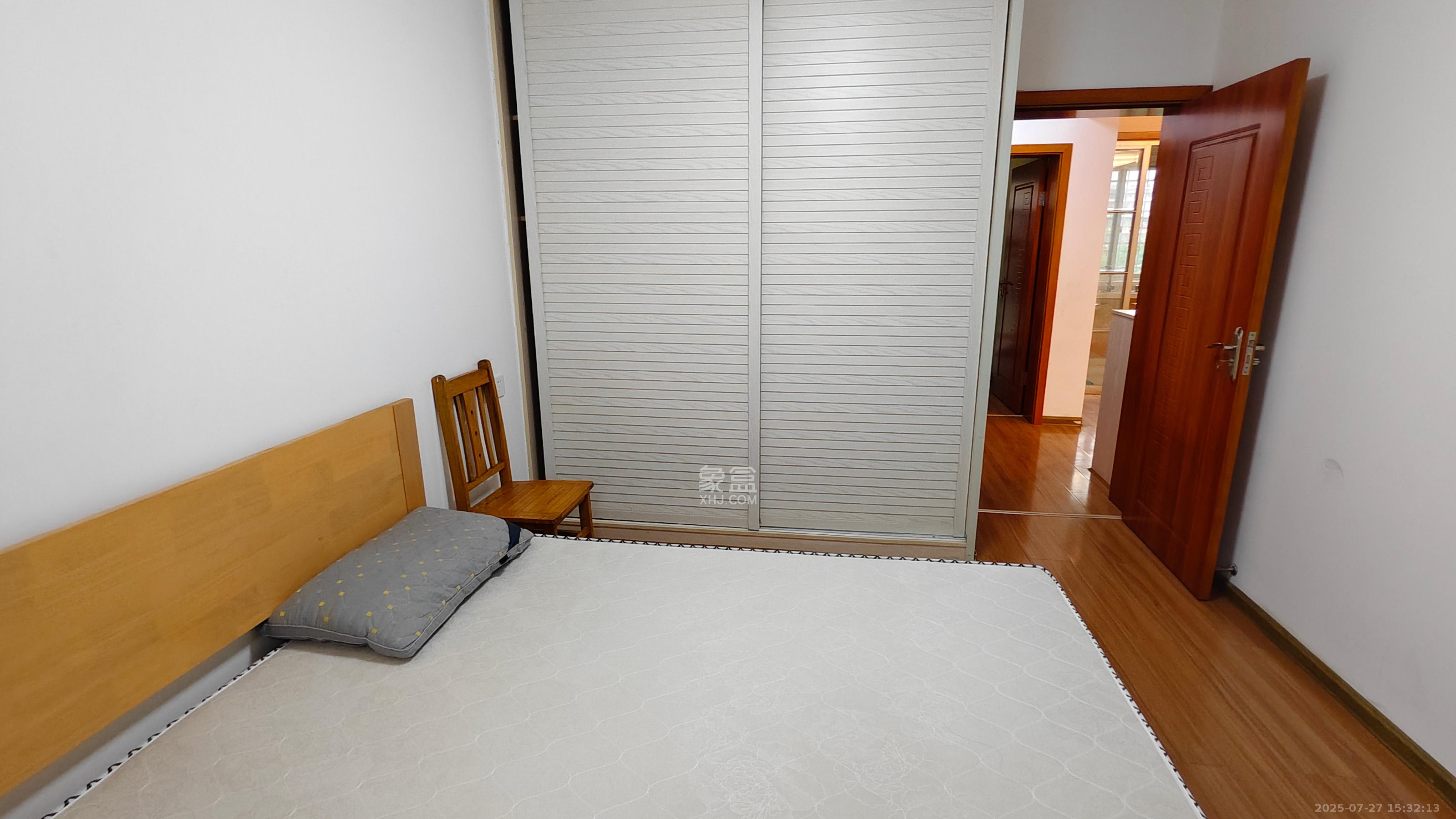 新诚小区  2室2厅1卫    1700.0元/月室内图