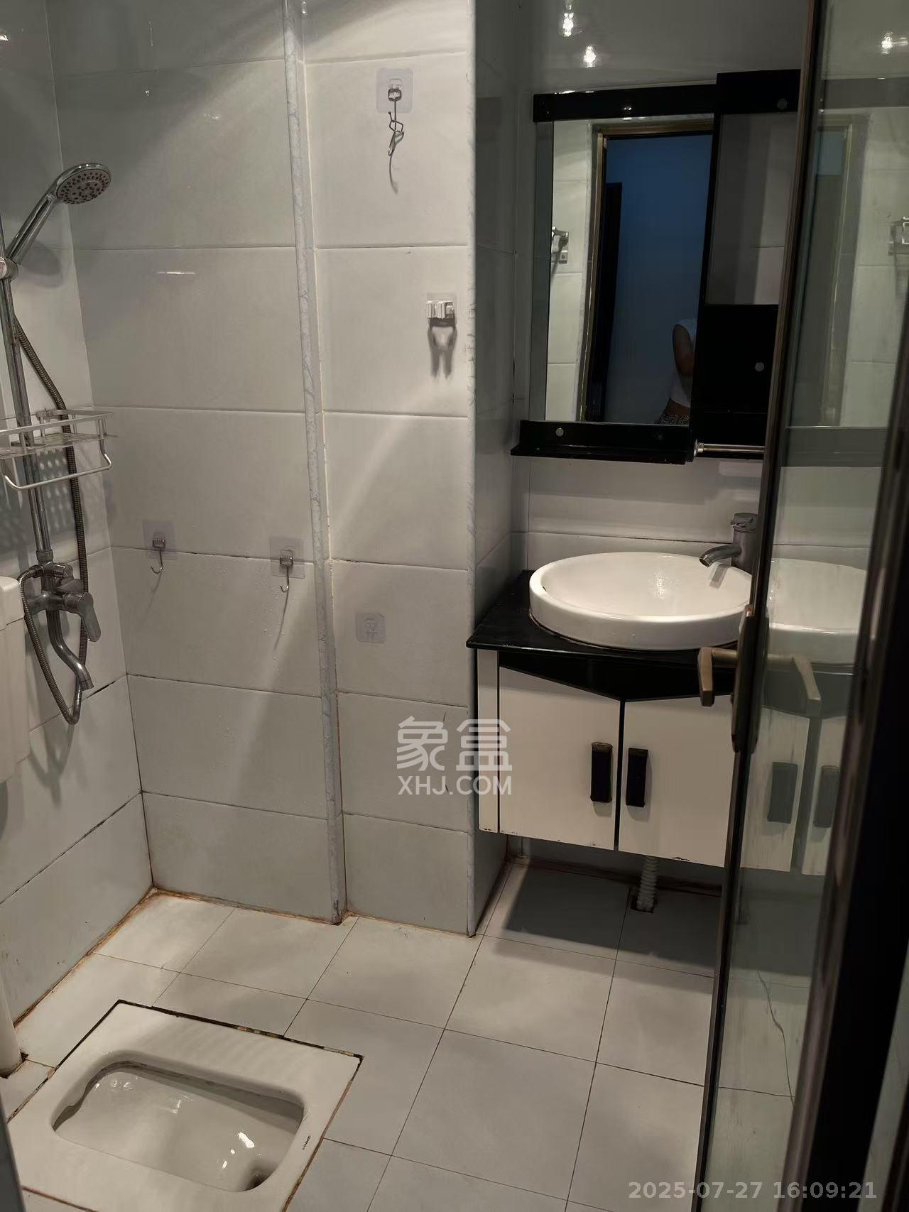 欧亚达国际广场  1室1厅1卫    1400.0元/月 欧亚达国际广场  1室1厅1卫    1400.0元/月室内图