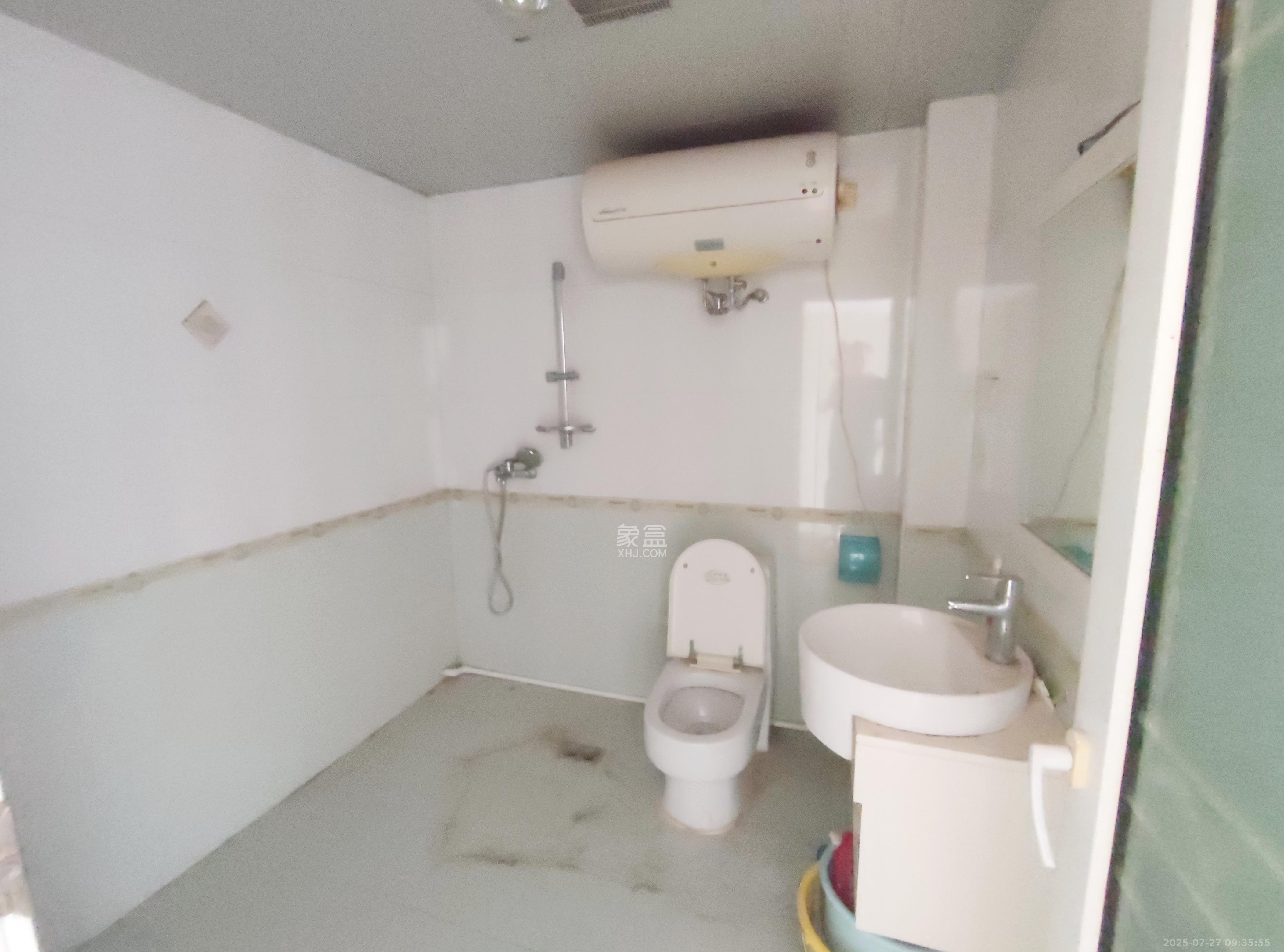 麓谷沐春园 3室2厅2卫 2000.0元/月 麓谷沐春园 3室2厅2卫 2000.0元/月室内图