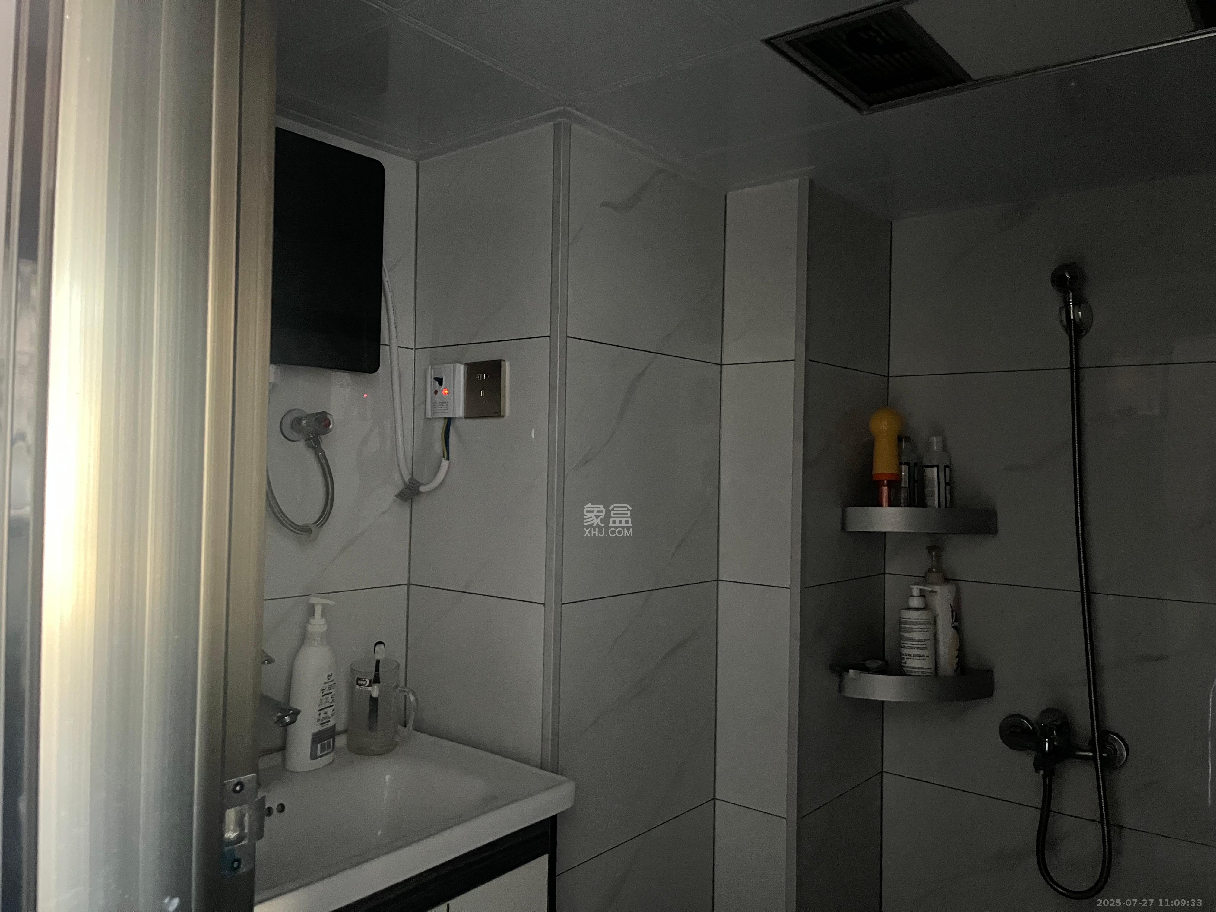 天麓轻奢国际 1室1厅1卫 1800.0元/月 天麓轻奢国际 1室1厅1卫 1800.0元/月室内图