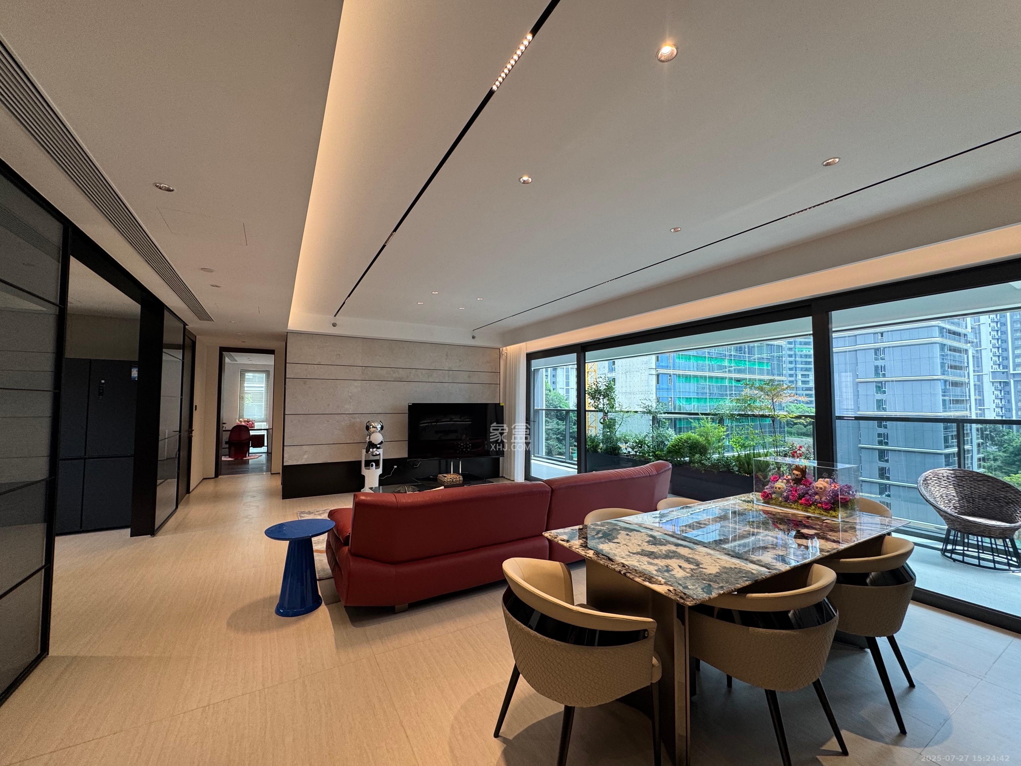 绿城凤起麓鸣  4室2厅3卫    17000.0元/月 绿城凤起麓鸣  4室2厅3卫    17000.0元/月