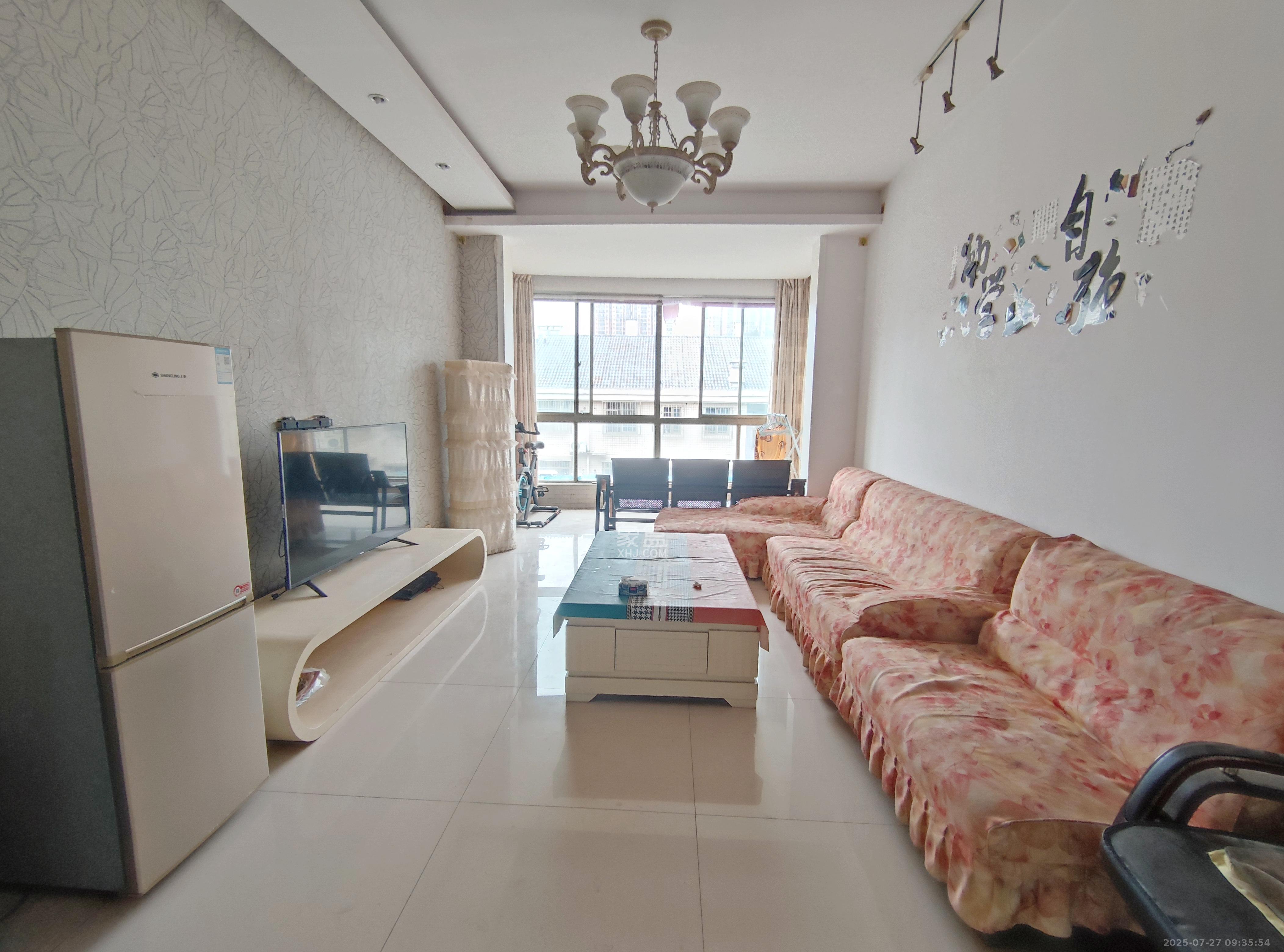 麓谷沐春园 3室2厅2卫 2000.0元/月 麓谷沐春园 3室2厅2卫 2000.0元/月室内图