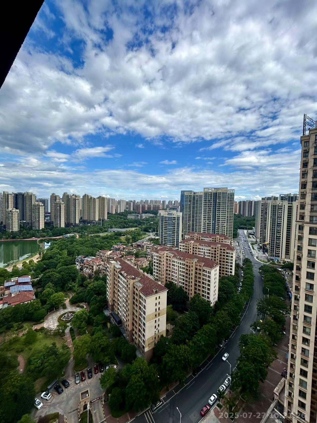 佳兆业金域天下二期  3室2厅2卫   1900.00元/月室内图