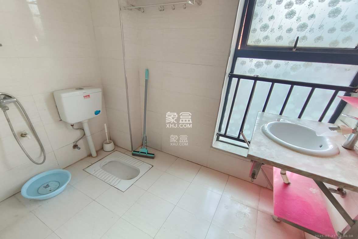 融圣国际 2室1厅1卫 2200.0元/月 融圣国际 2室1厅1卫 2200.0元/月室内图