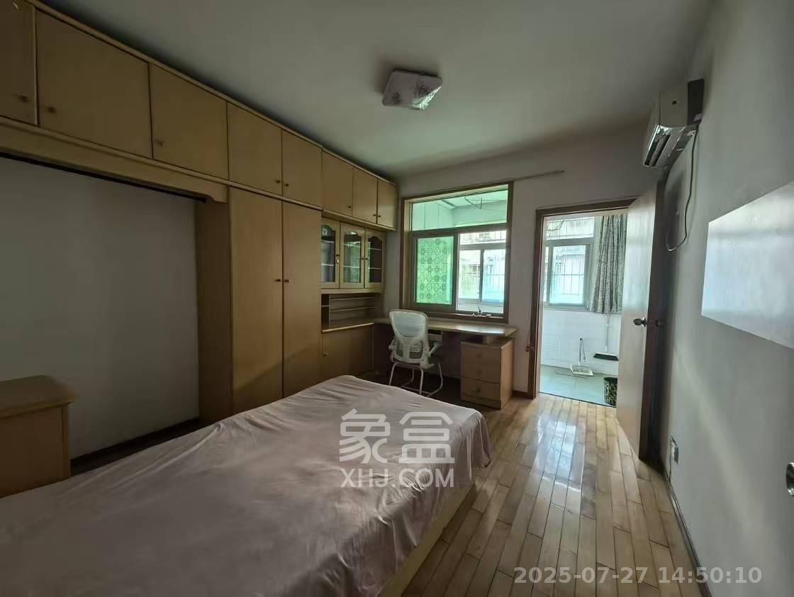 轻化公司宿舍向东南6号(产权南湖路46号) 2室2厅1卫 1500.0元/月 轻化公司宿舍向东南6号(产权南湖路46号) 2室2厅1卫 1500.0元/月室内图