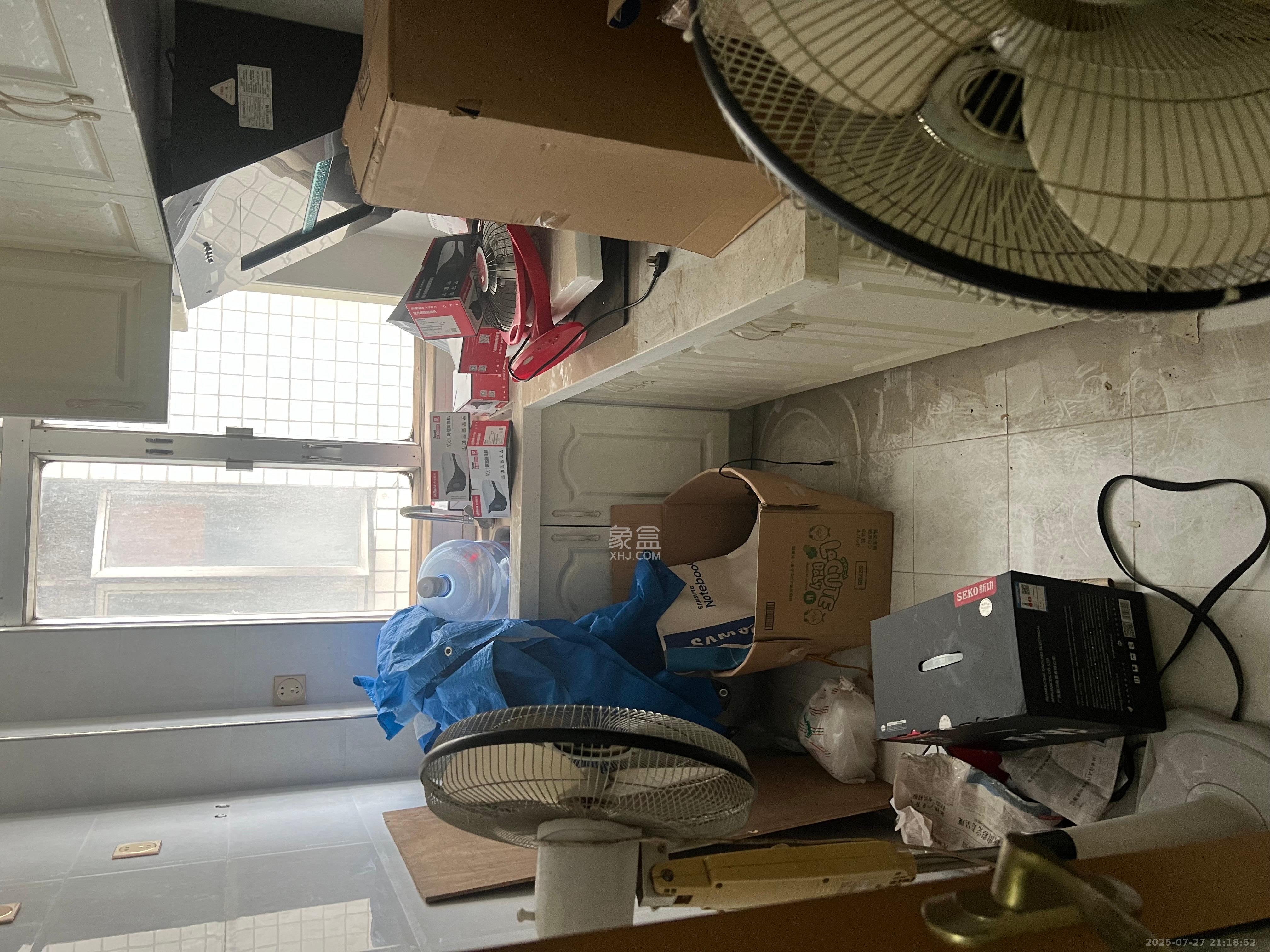 华瑞电子商厦（湖南科佳摄影城）  3室2厅2卫    2800.0元/月室内图