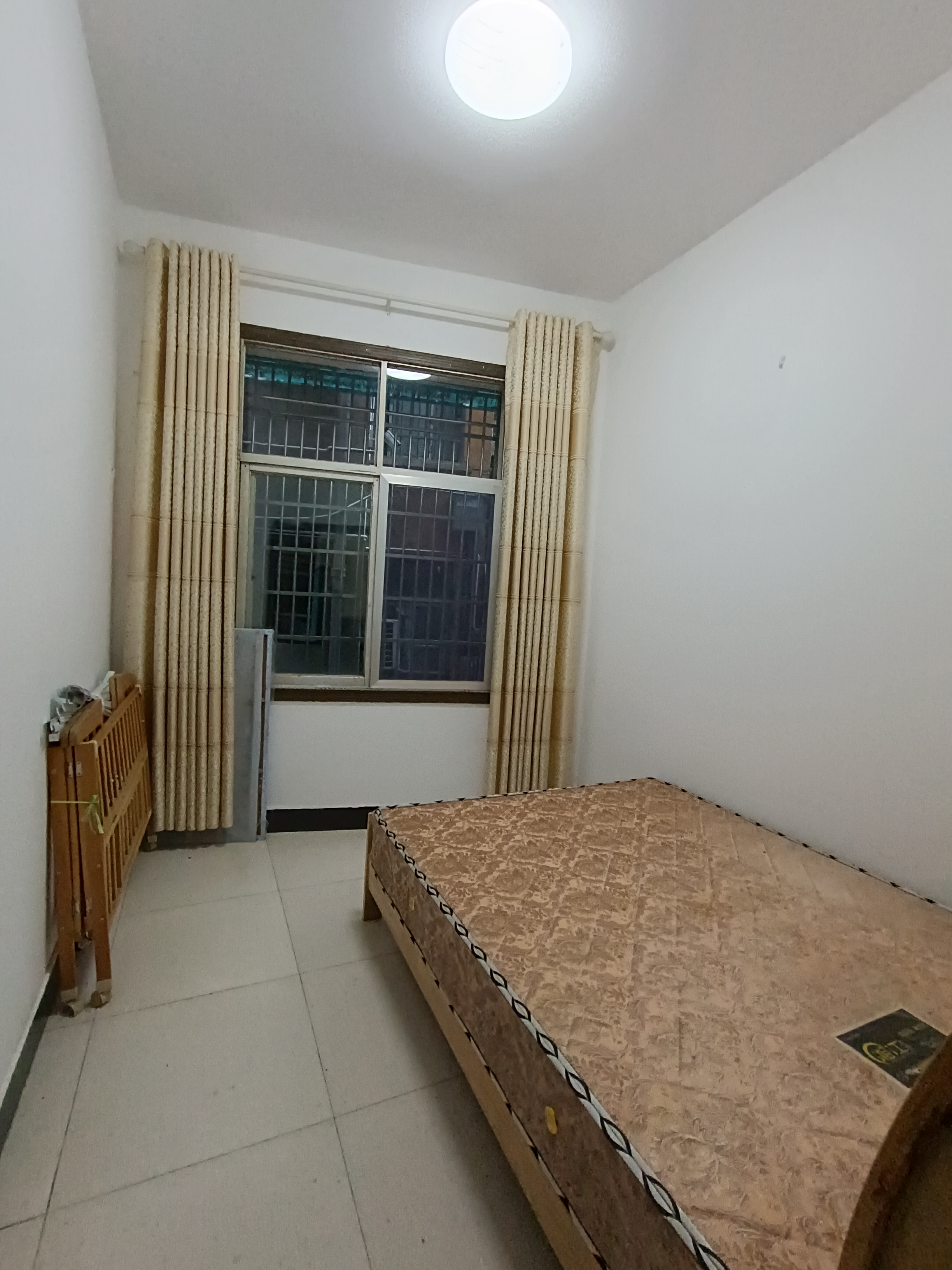 市中心散盘 1室1厅1卫 600.0元/月 市中心散盘 1室1厅1卫 600.0元/月室内图