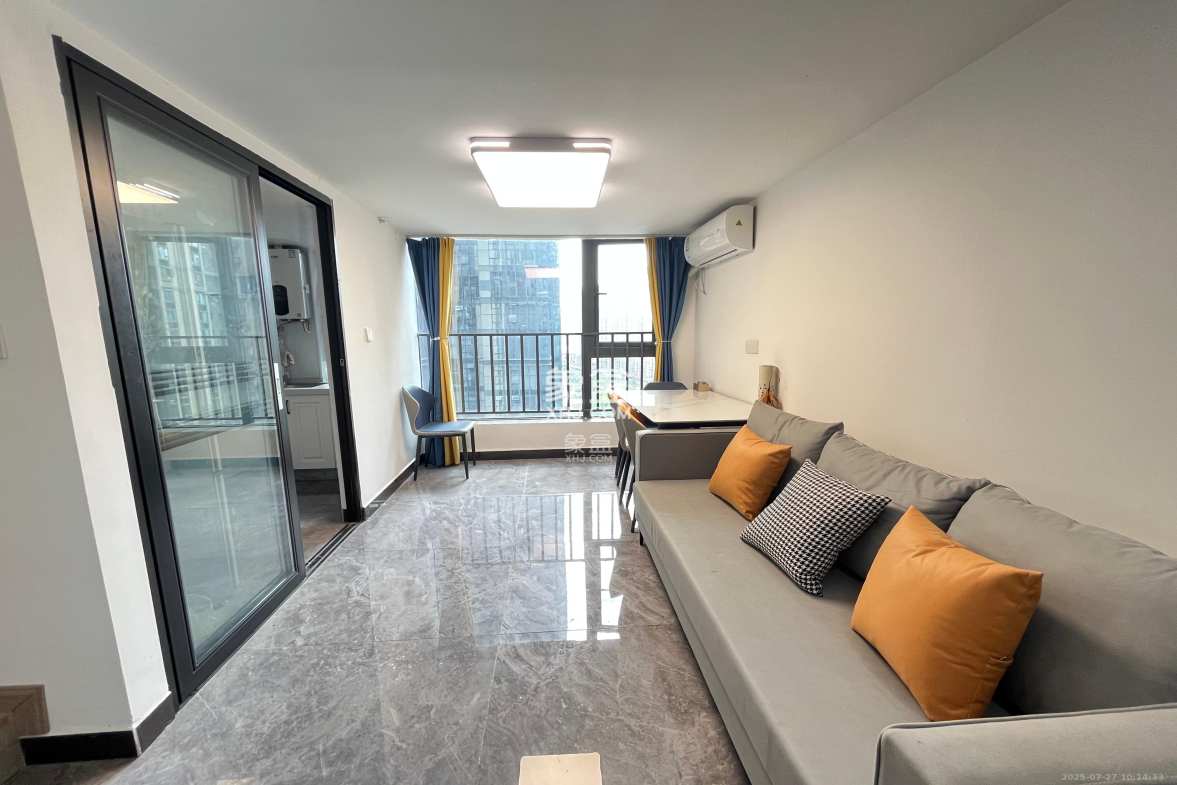 卓越中寰 2室1厅1卫 2200.0元/月 卓越中寰 2室1厅1卫 2200.0元/月室内图