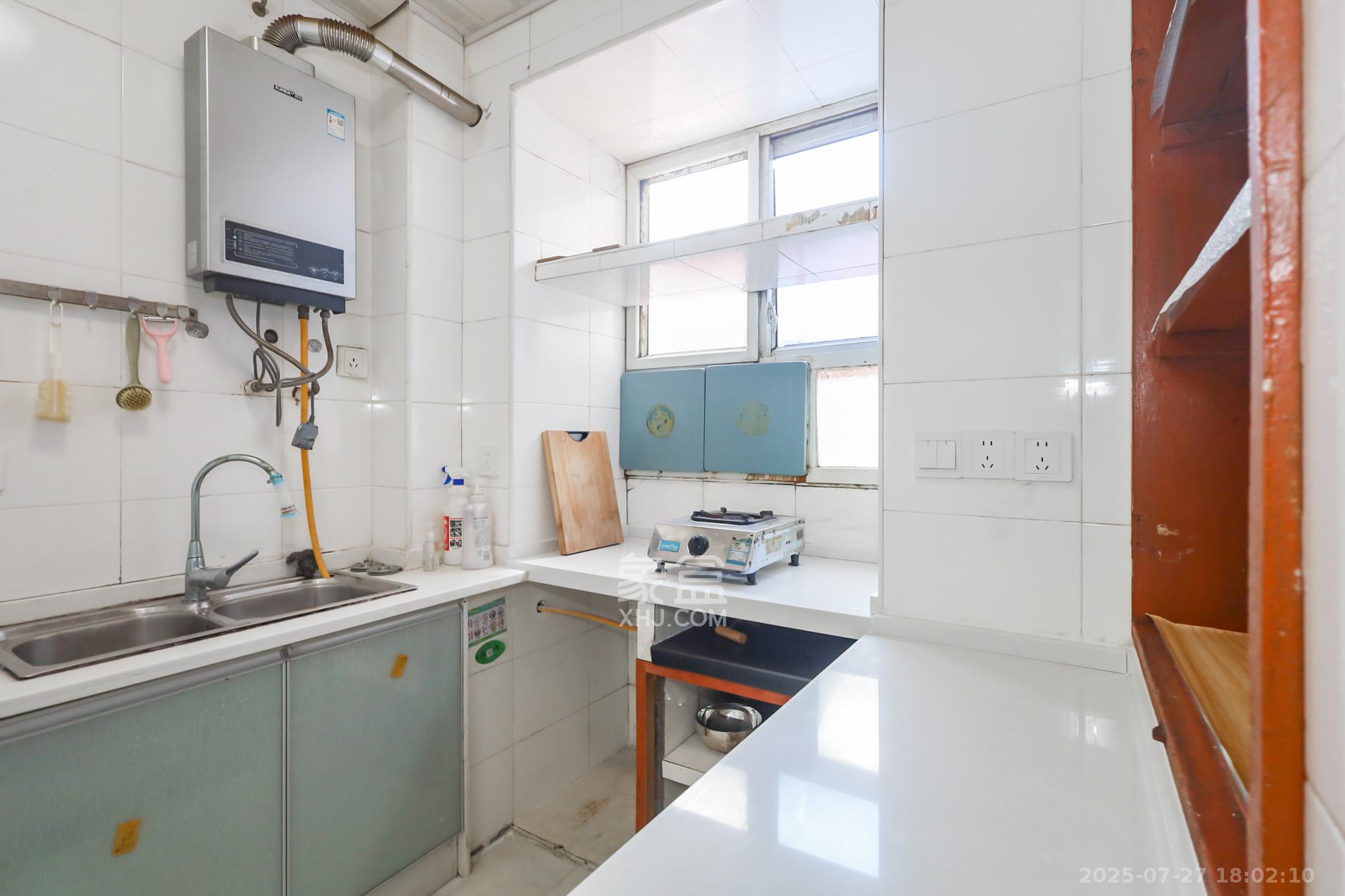 望月湖小区六片（湖中社区六片小区）  3室1厅1卫    75.0万厨房