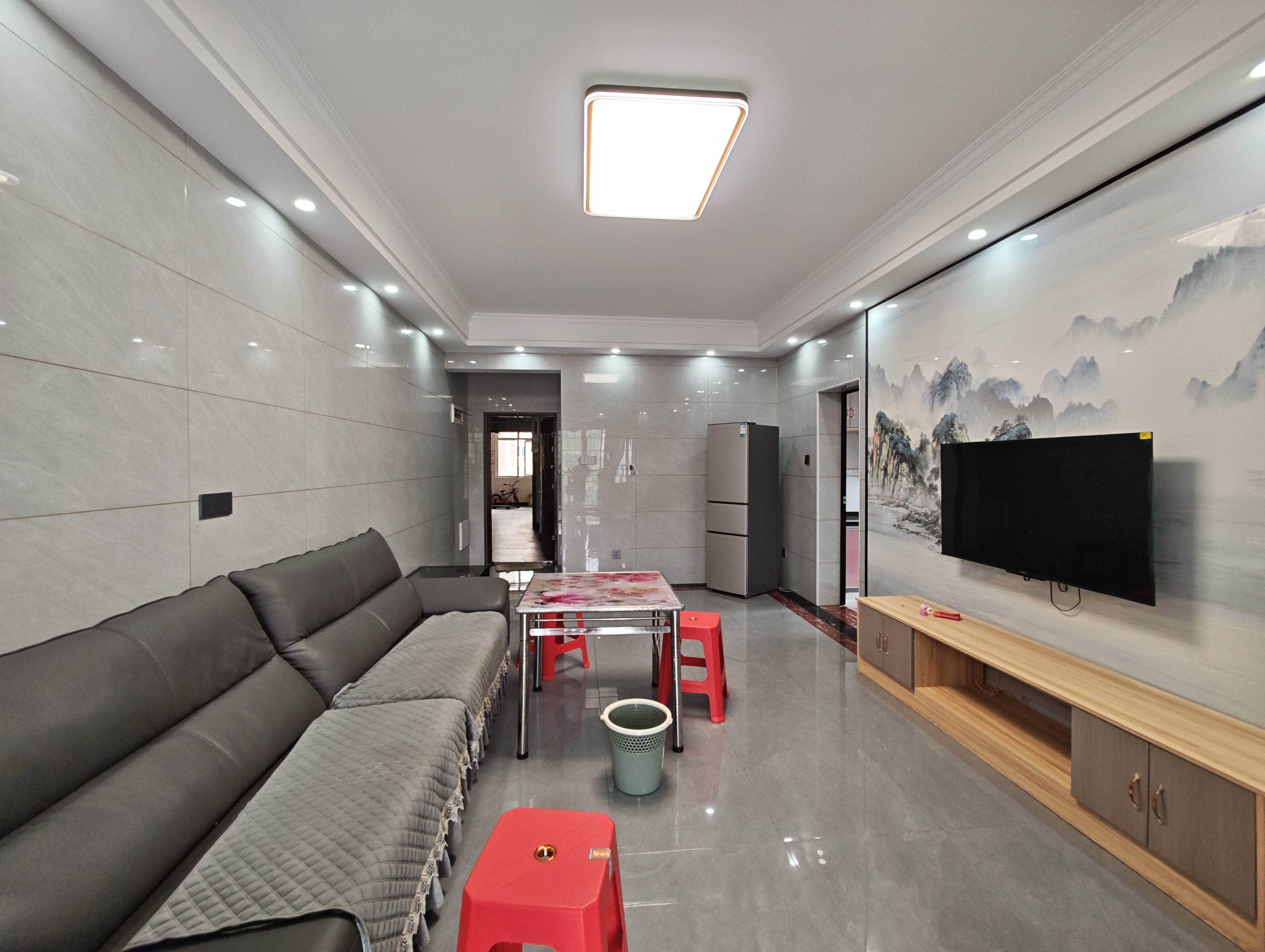 江溪安置小区  3室2厅1卫    1300.0元/月