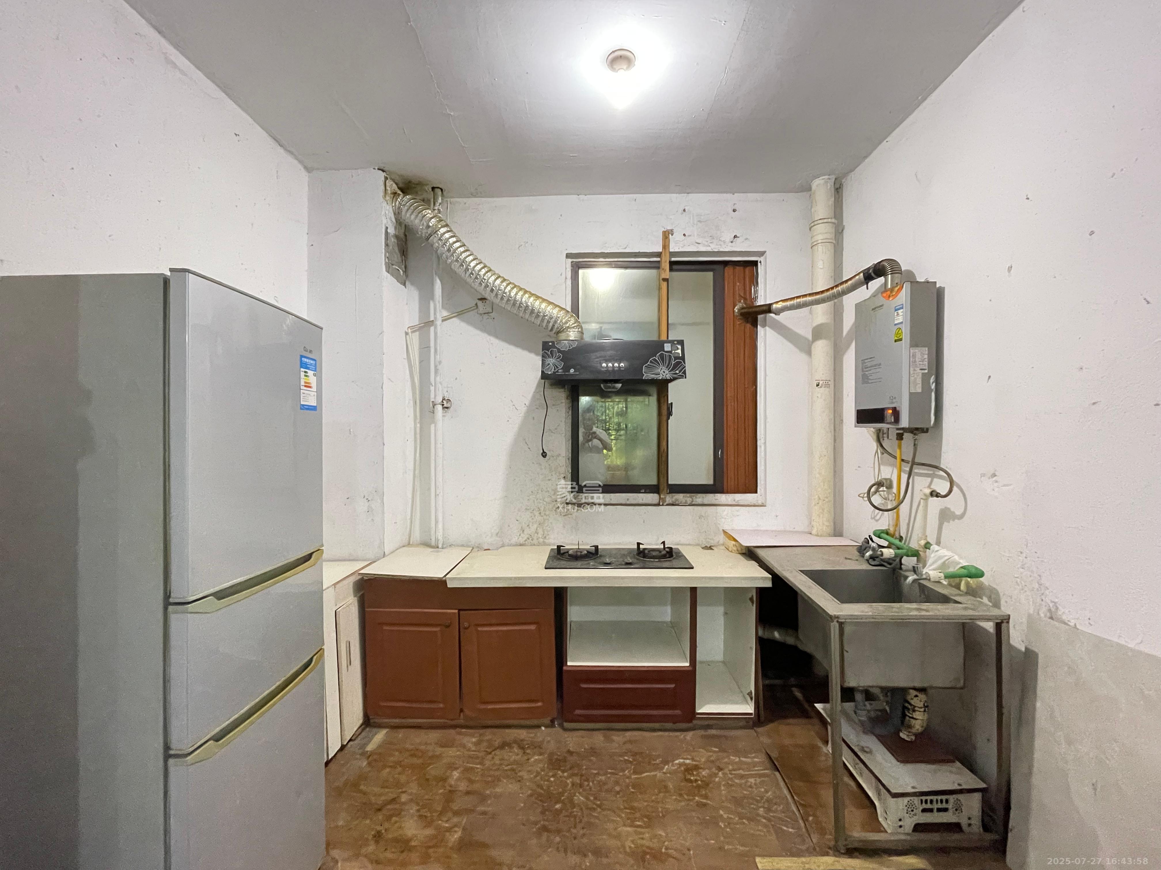 乾源国际  3室2厅1卫    1300.0元/月 乾源国际  3室2厅1卫    1300.0元/月室内图