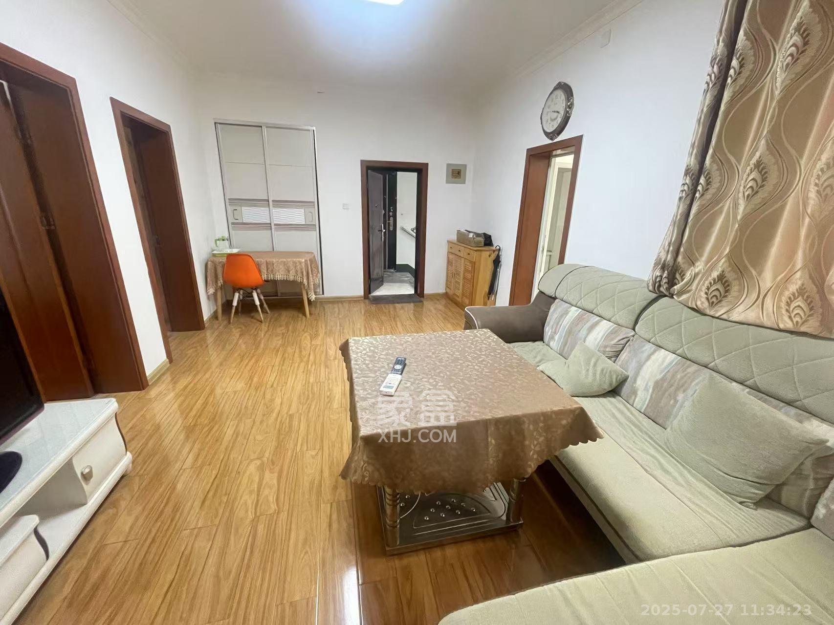 下碧湘街小区  2室1厅1卫   2100.00元/月室内图