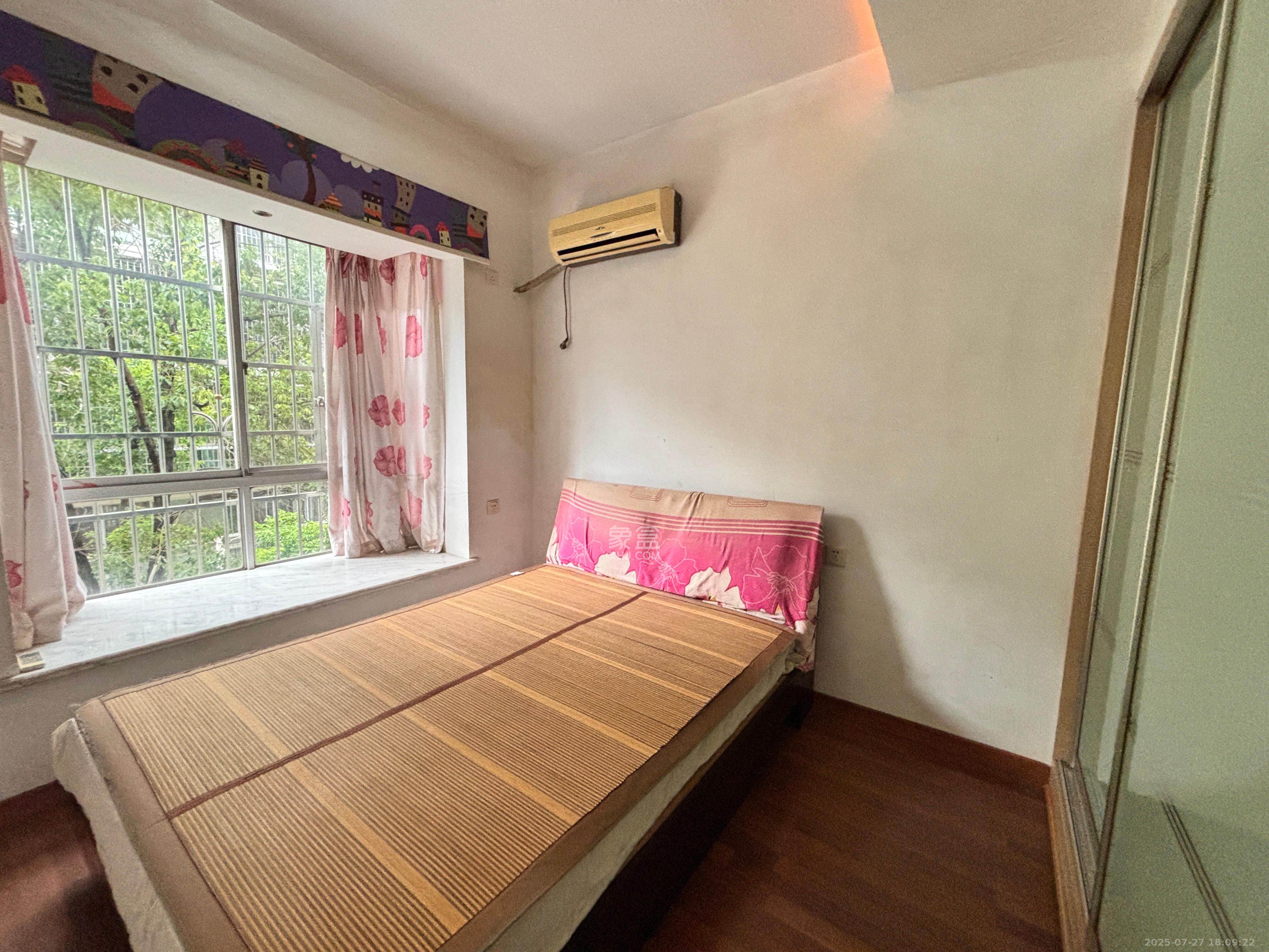 大众传媒教师公寓 3室2厅2卫 1800.0元/月 大众传媒教师公寓 3室2厅2卫 1800.0元/月室内图