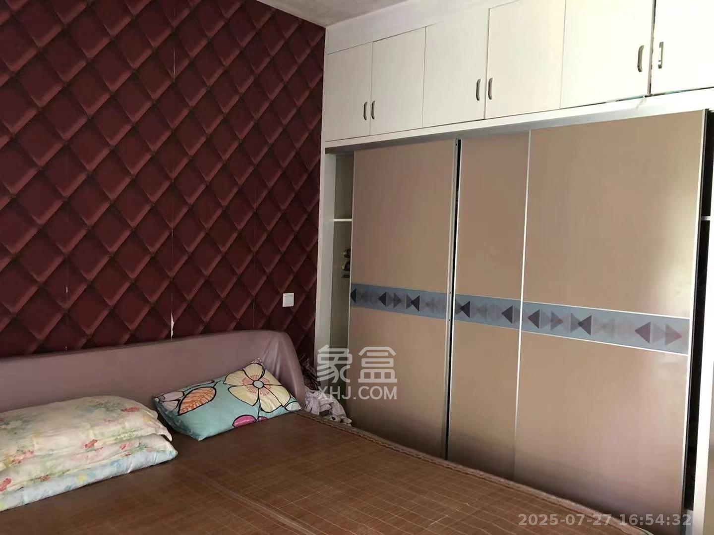 山水湾 1室2厅1卫 1800.0元/月 山水湾 1室2厅1卫 1800.0元/月室内图