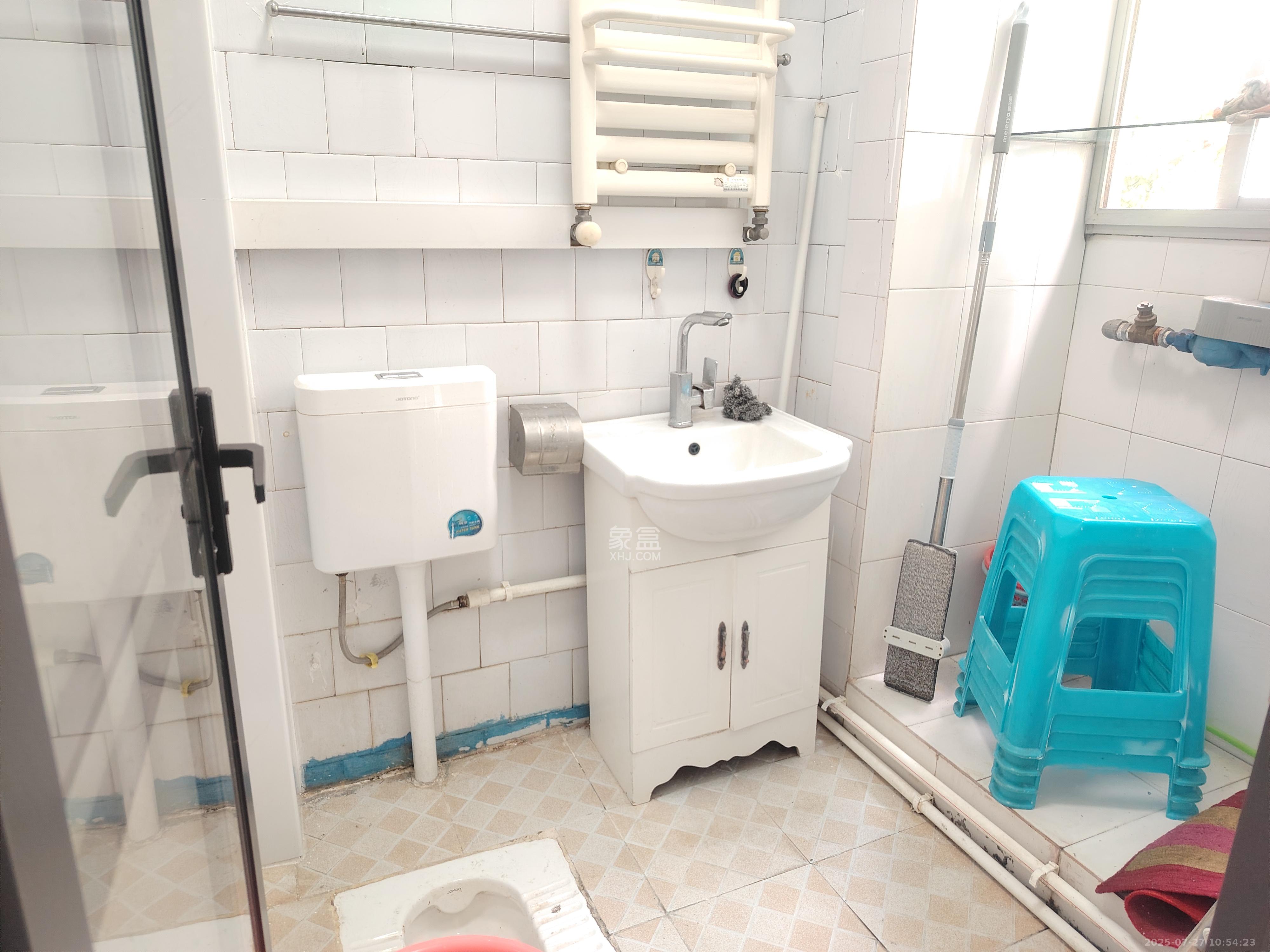 清水塘社区一中宿舍  3室2厅1卫   3500.00元/月室内图