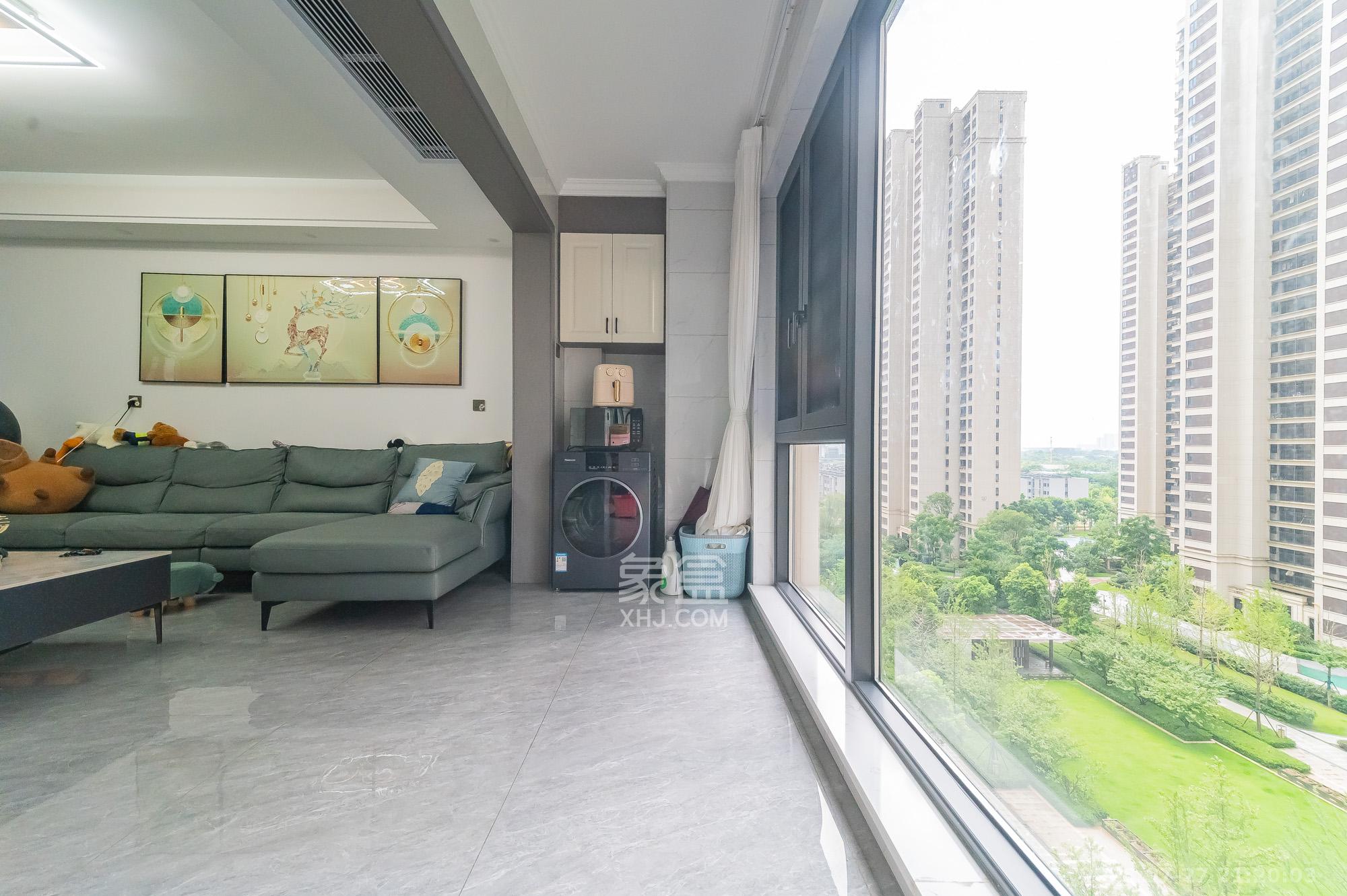 旭辉美的东樾城 4室2厅2卫 158.0万 旭辉美的东樾城 4室2厅2卫 158.0万阳台