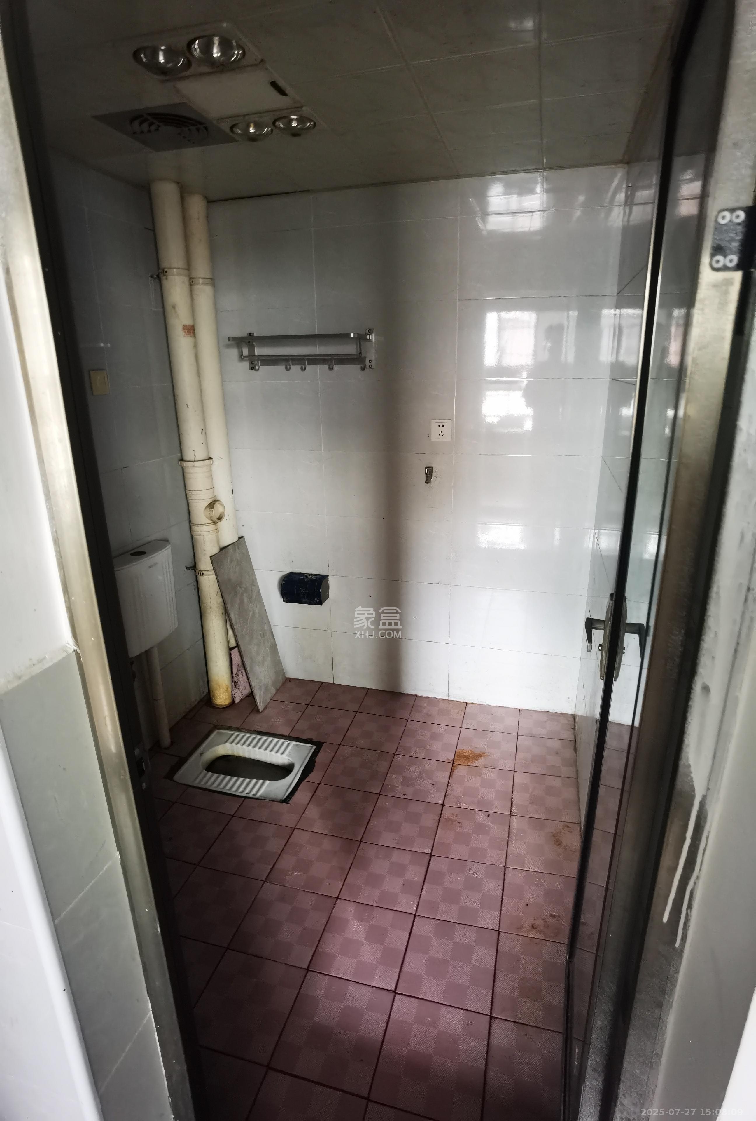 石岭塘小区长锦区  3室2厅2卫    2000.0元/月 石岭塘小区长锦区  3室2厅2卫    2000.0元/月室内图