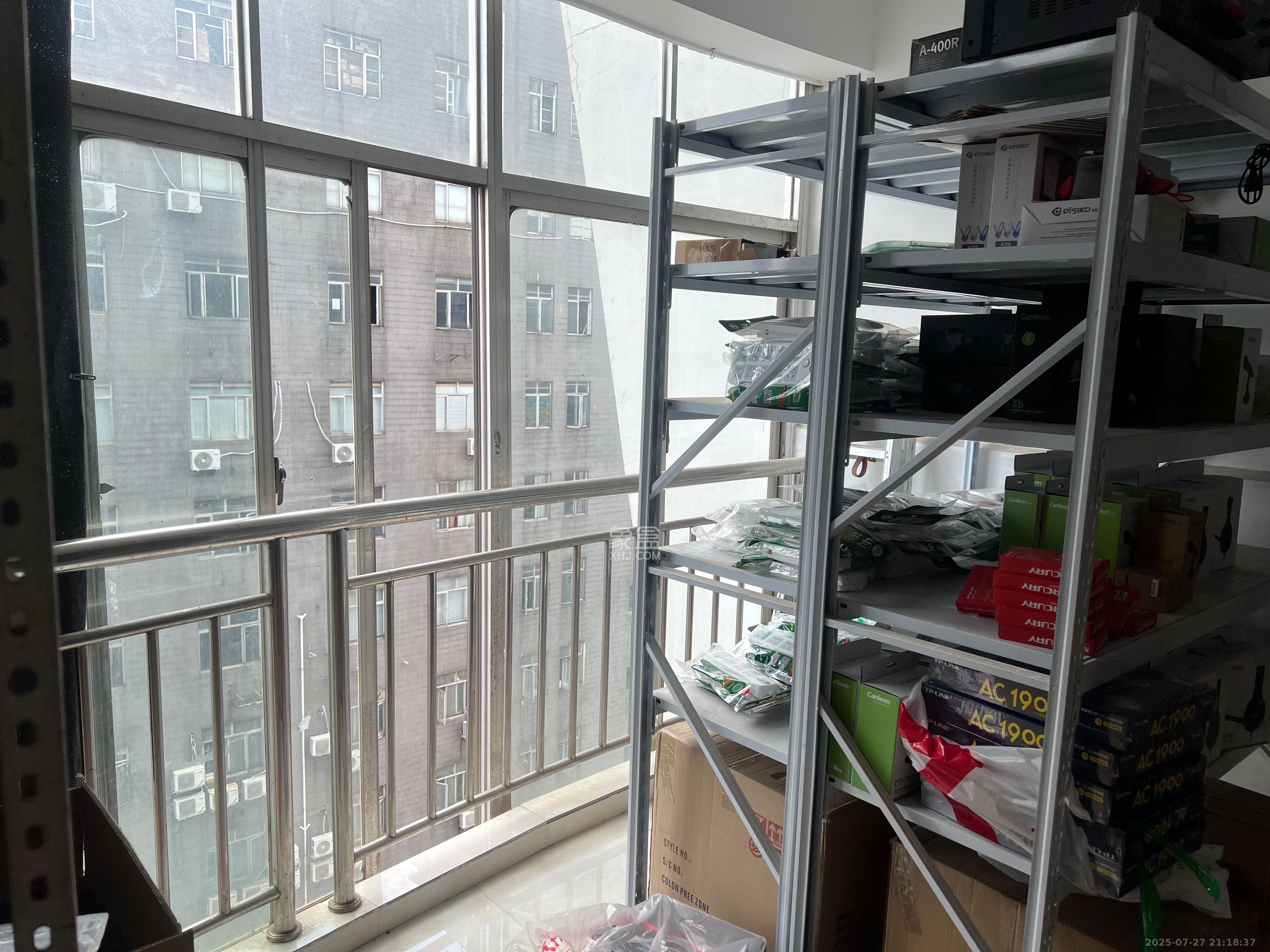 华瑞电子商厦（湖南科佳摄影城）  3室2厅2卫    2800.0元/月室内图