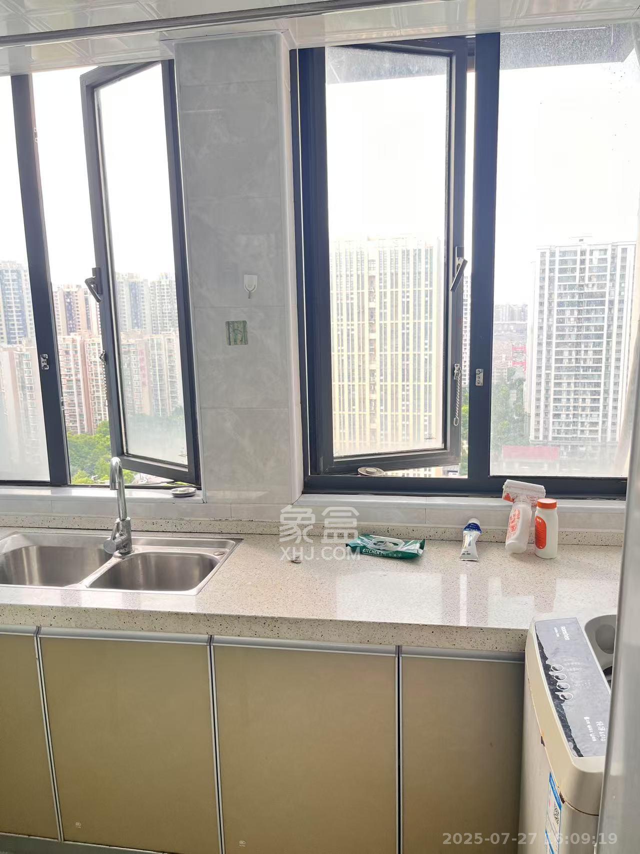 欧亚达国际广场  1室1厅1卫    1400.0元/月 欧亚达国际广场  1室1厅1卫    1400.0元/月室内图