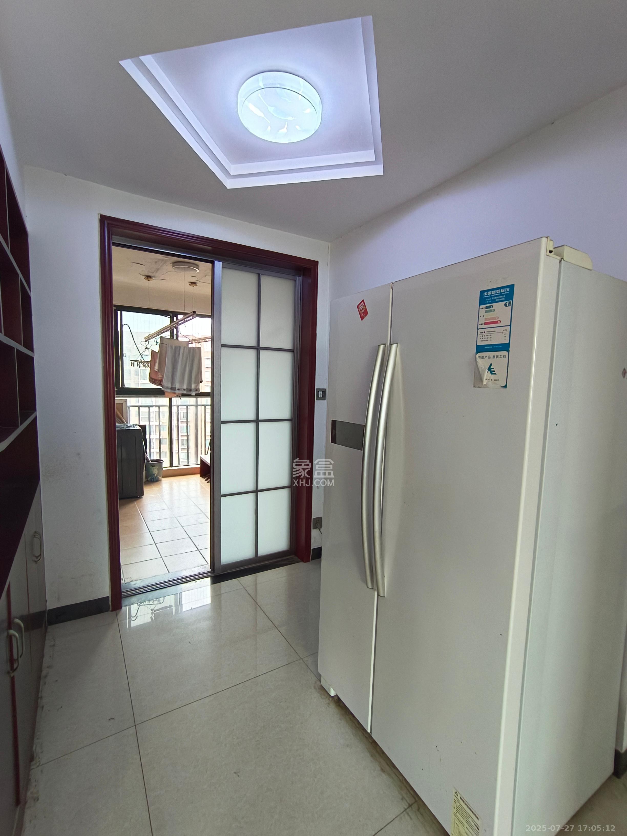 圆梦完美生活 4室2厅2卫 2300.0元/月 圆梦完美生活 4室2厅2卫 2300.0元/月室内图