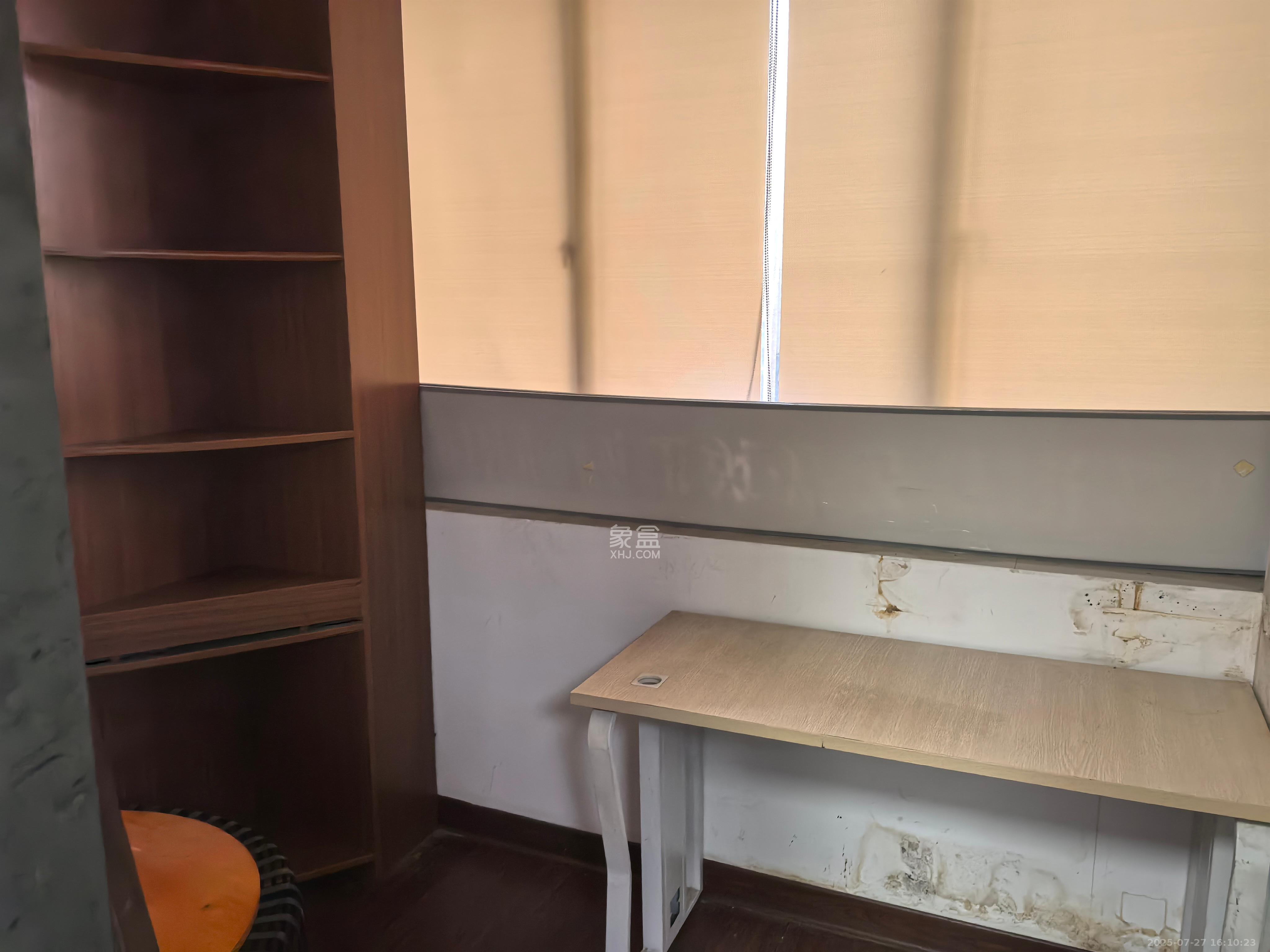 蓝色地标  3室2厅1卫    5000.0元/月室内图