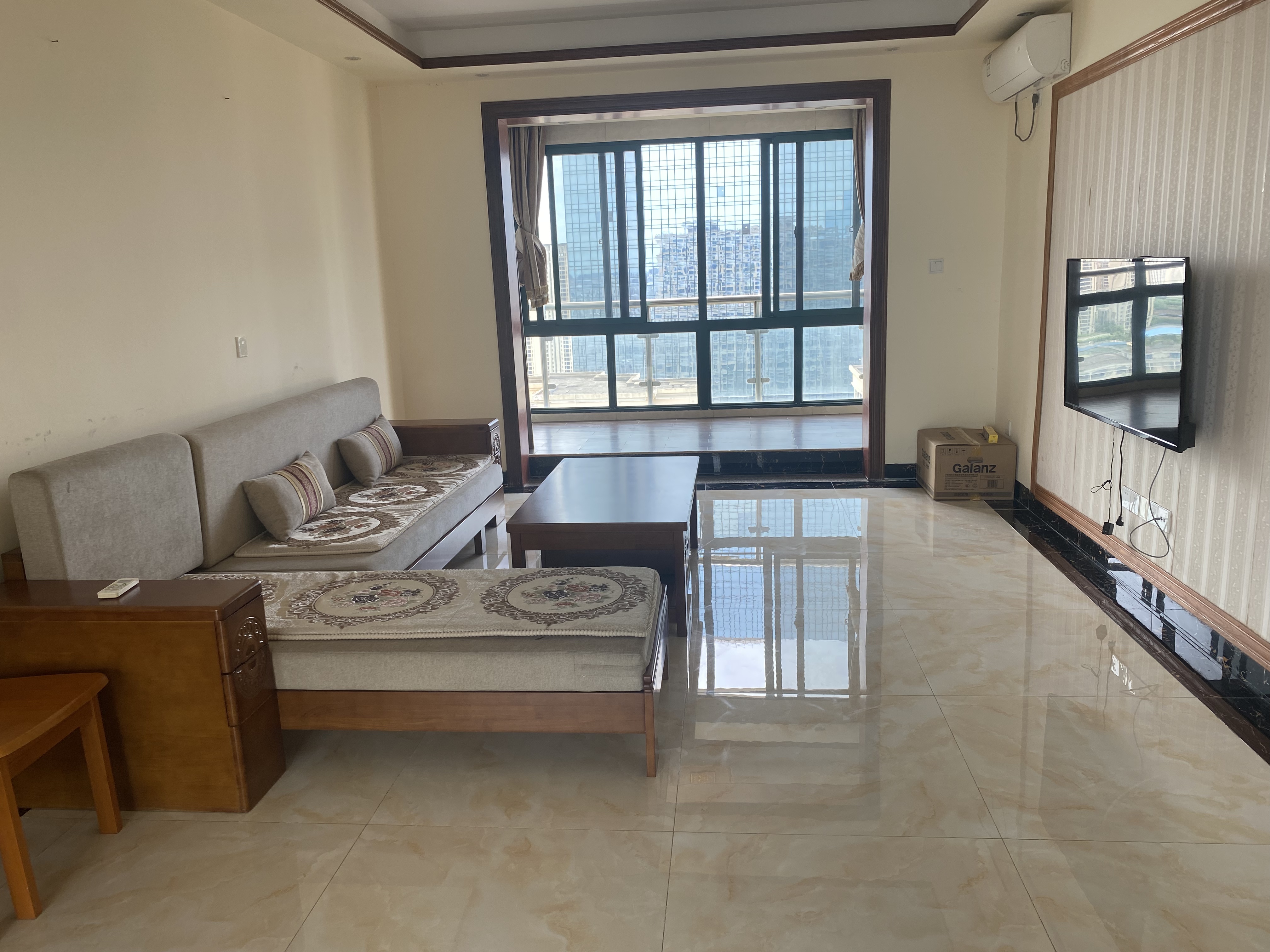 海阔天空-国瑞城四期(爵仕苑) 2室2厅1卫 4000.00元/月 海阔天空-国瑞城四期(爵仕苑) 2室2厅1卫 4000.00元/月室内图