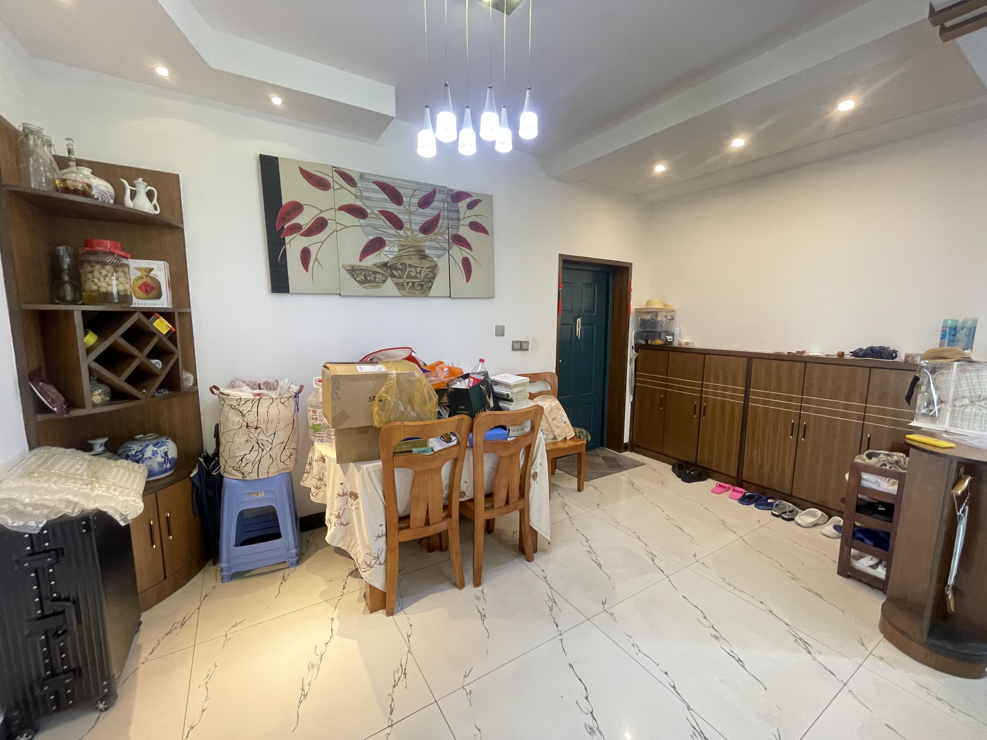 欣业家园  3室2厅2卫   58.00万客厅