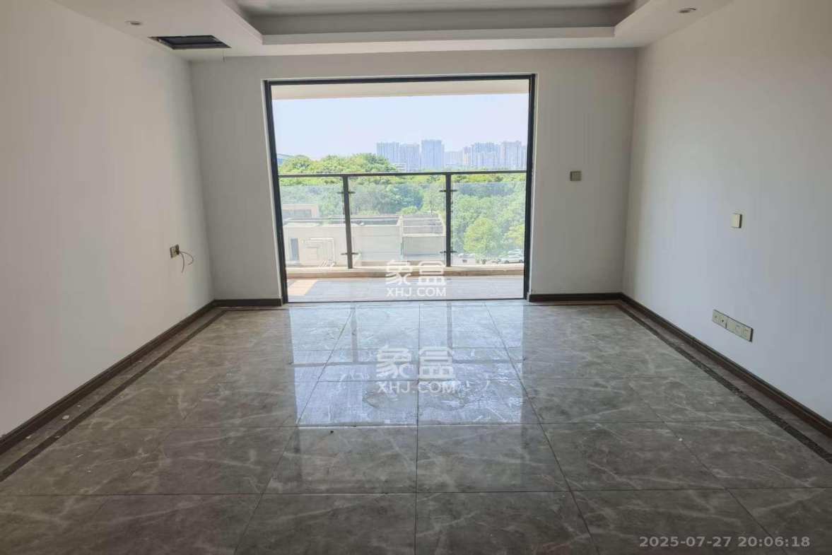 绿地长沙城际空间站(柏仕佳苑)  4室2厅2卫    4200.0元/月 绿地长沙城际空间站(柏仕佳苑)  4室2厅2卫    4200.0元/月室内图