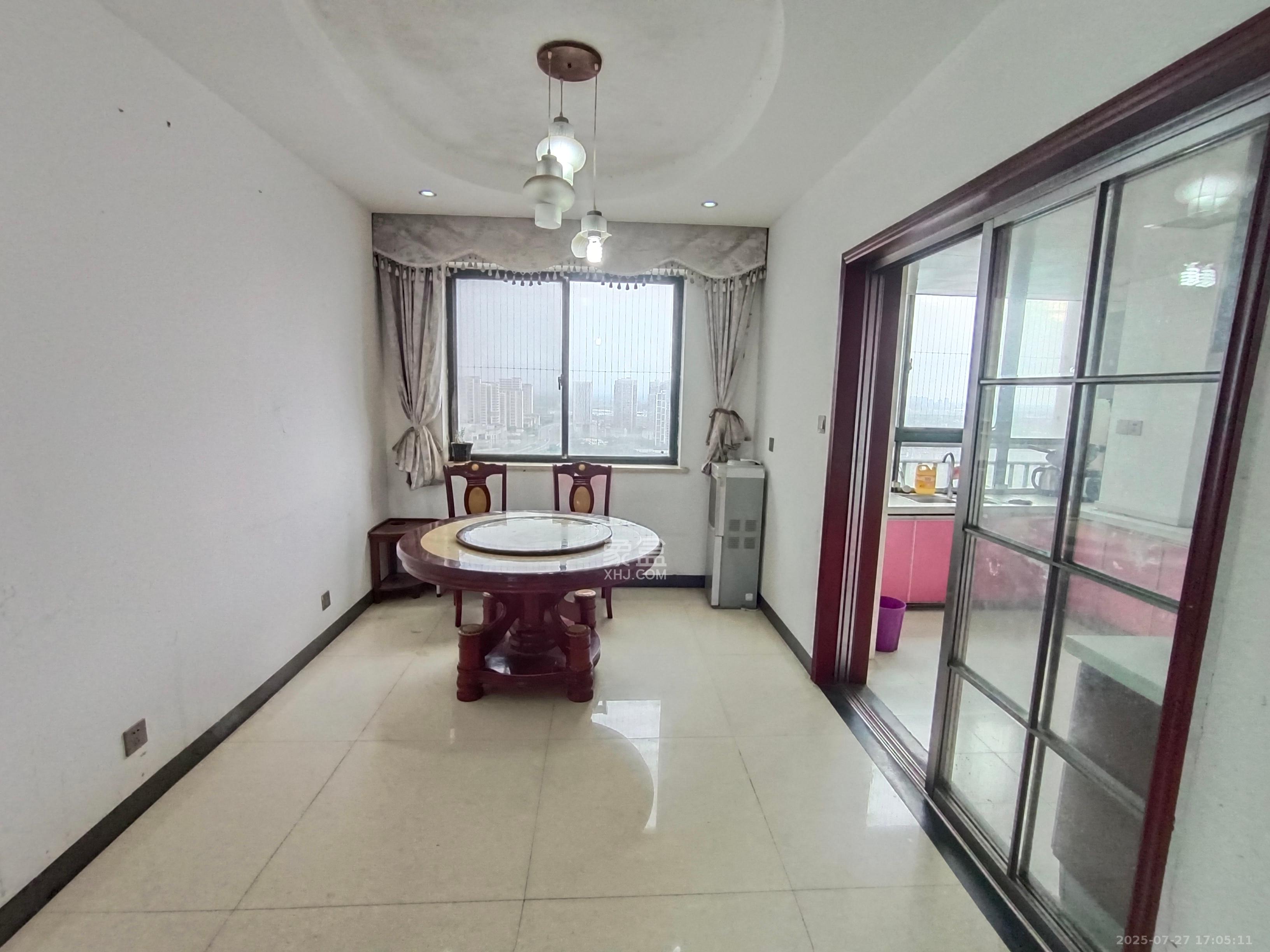 圆梦完美生活 4室2厅2卫 2300.0元/月 圆梦完美生活 4室2厅2卫 2300.0元/月室内图