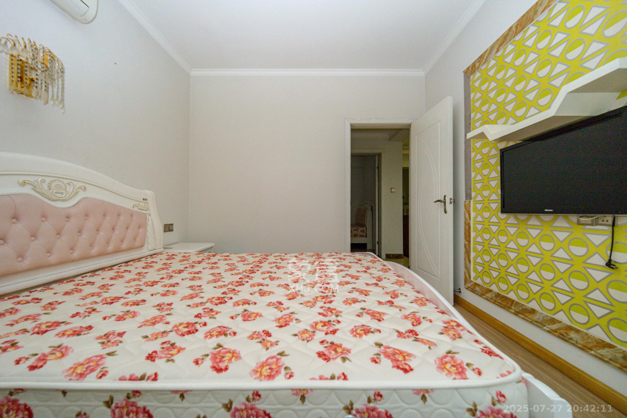 新长海广场 2室2厅1卫 42.0万 新长海广场 2室2厅1卫 42.0万卧室