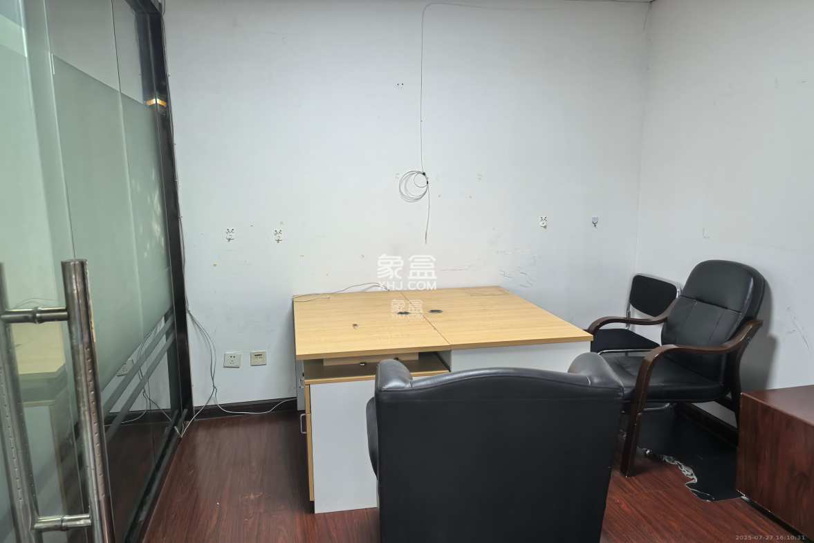 蓝色地标 3室2厅1卫 5000.0元/月 蓝色地标 3室2厅1卫 5000.0元/月室内图