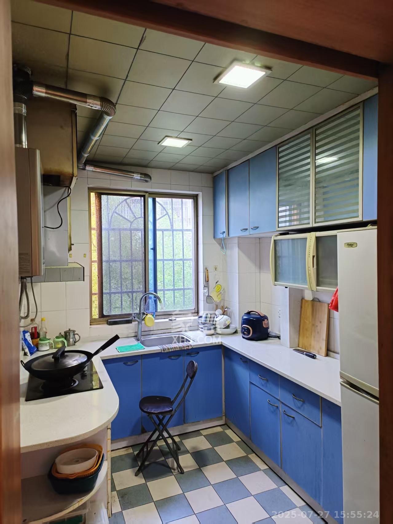 南明苑西区 3室2厅1卫 2400.0元/月 南明苑西区 3室2厅1卫 2400.0元/月室内图