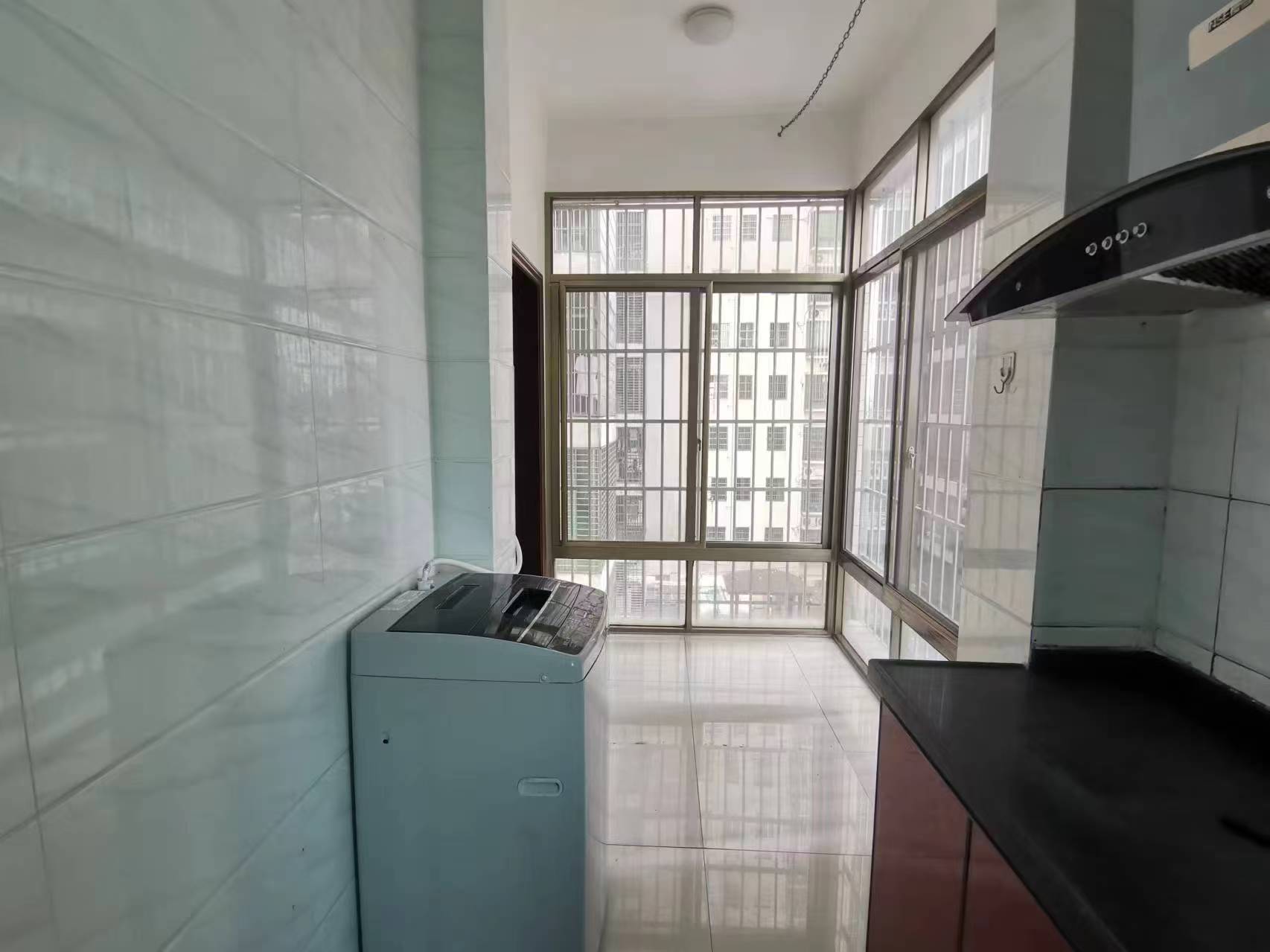 德盛华庭  1室0厅0卫    1500.0元/月 德盛华庭  1室0厅0卫    1500.0元/月室内图