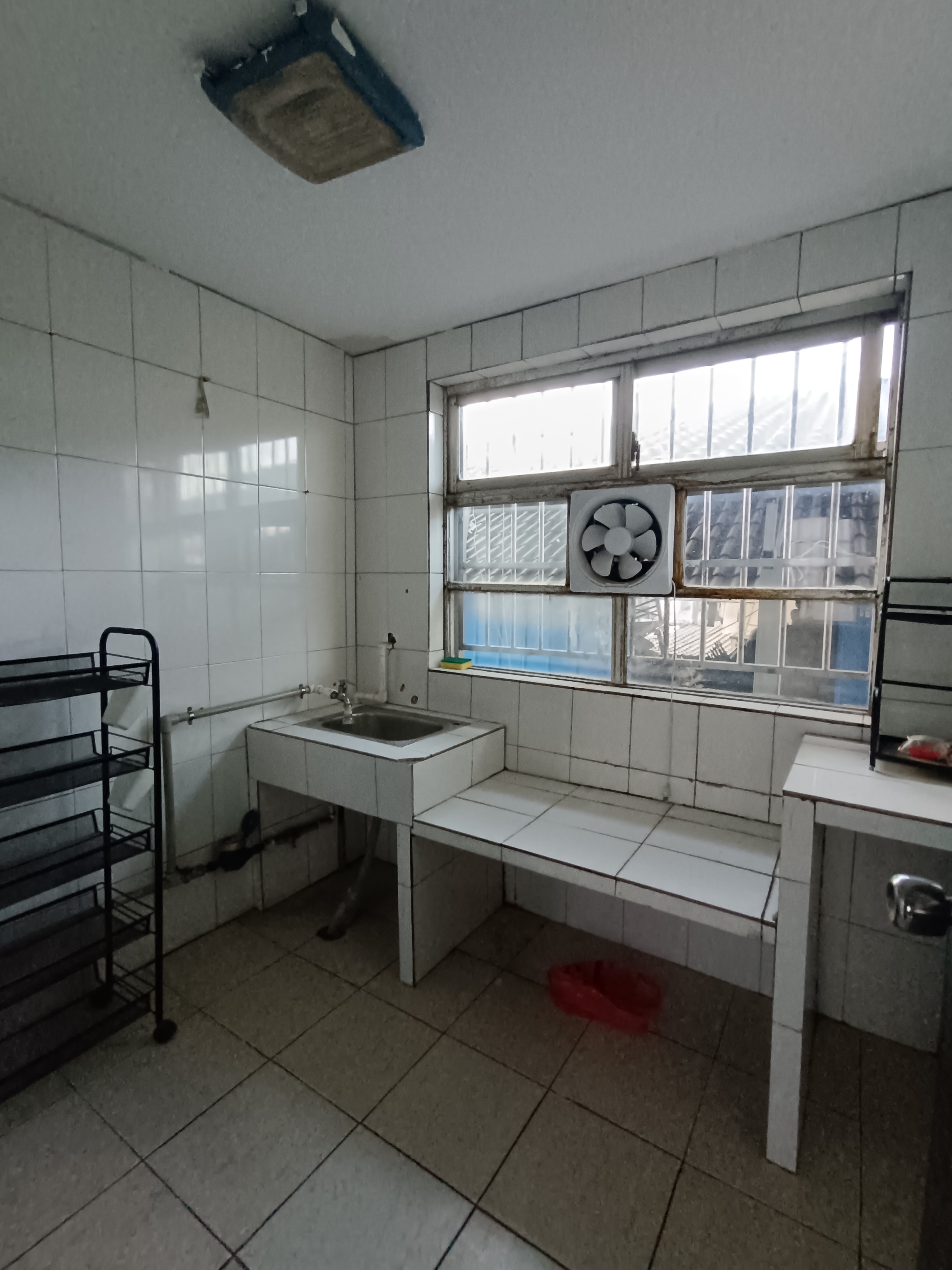 市中心散盘 1室1厅1卫 600.0元/月 市中心散盘 1室1厅1卫 600.0元/月室内图