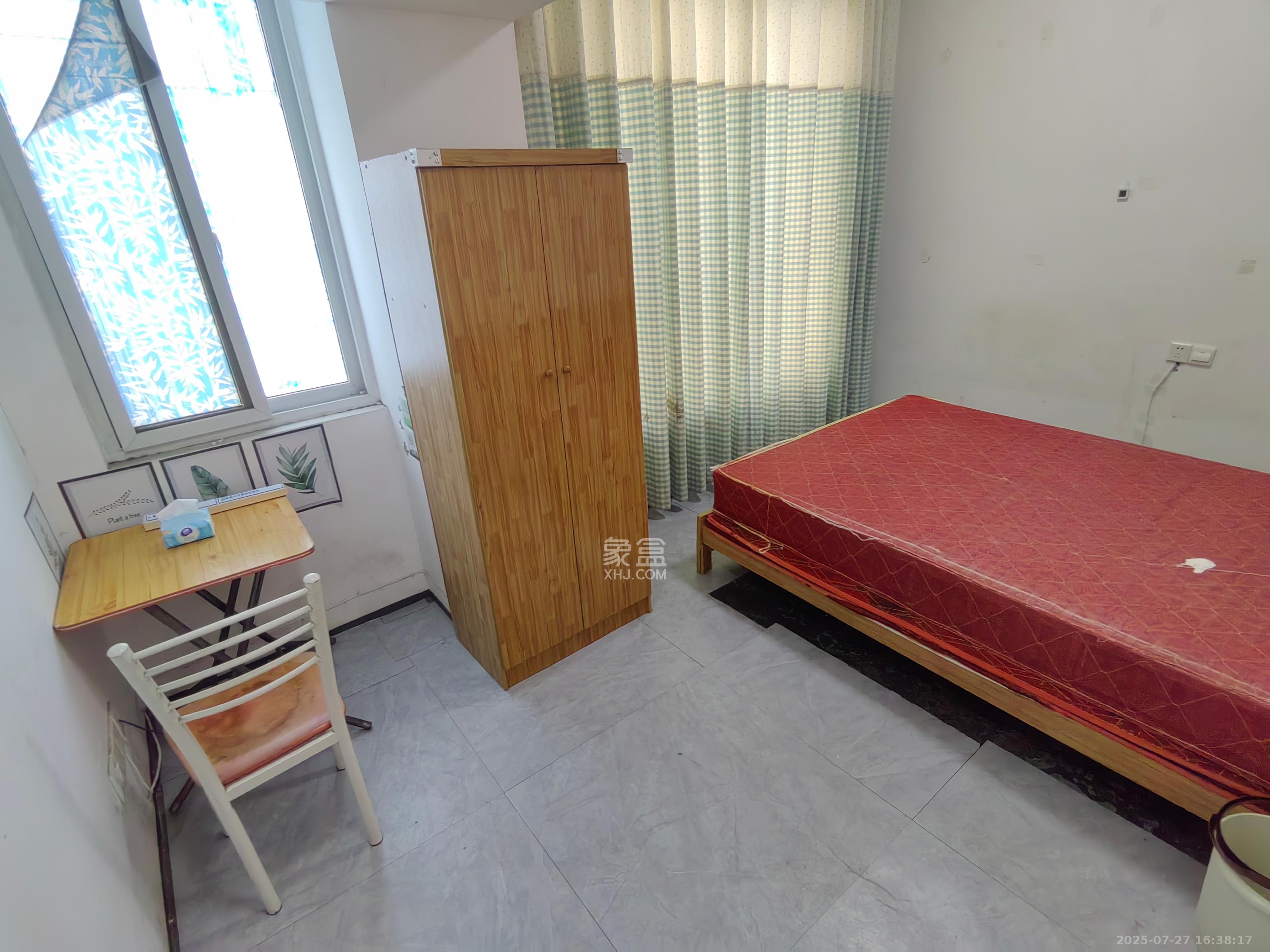 开源鑫景  3室2厅2卫   1780.00元/月室内图