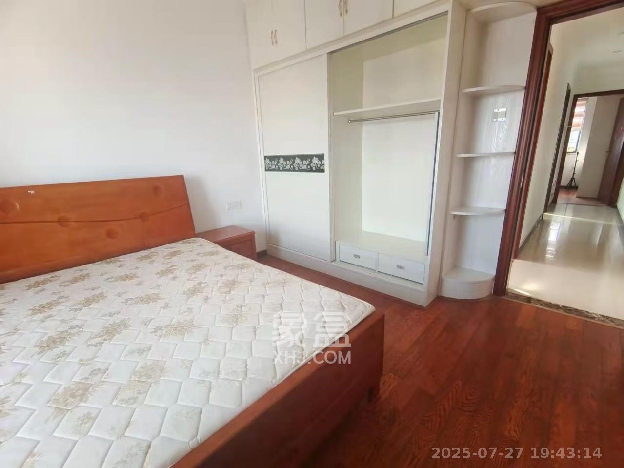 洋湖时代  3室2厅1卫    2400.0元/月 洋湖时代  3室2厅1卫    2400.0元/月室内图