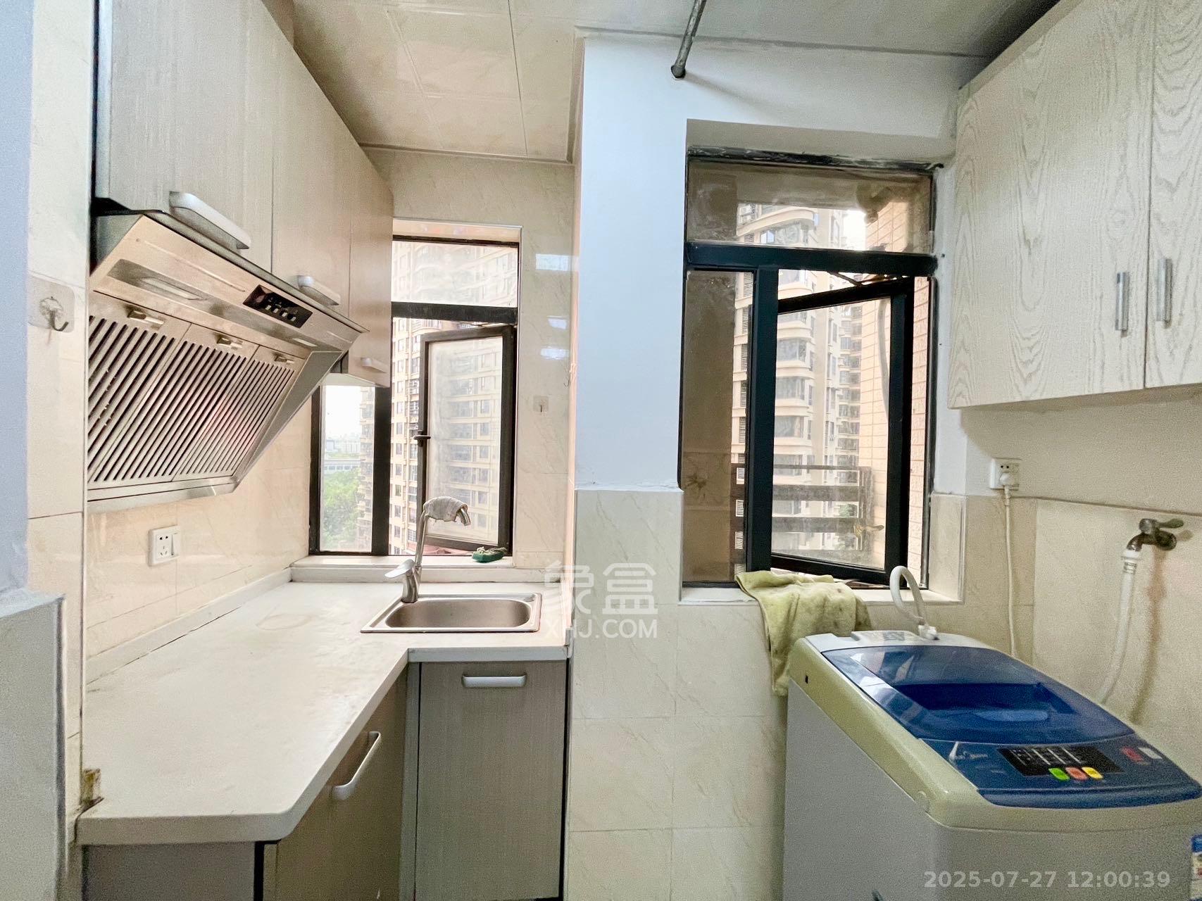 保利麓谷林语I区  1室1厅1卫    1300.0元/月室内图