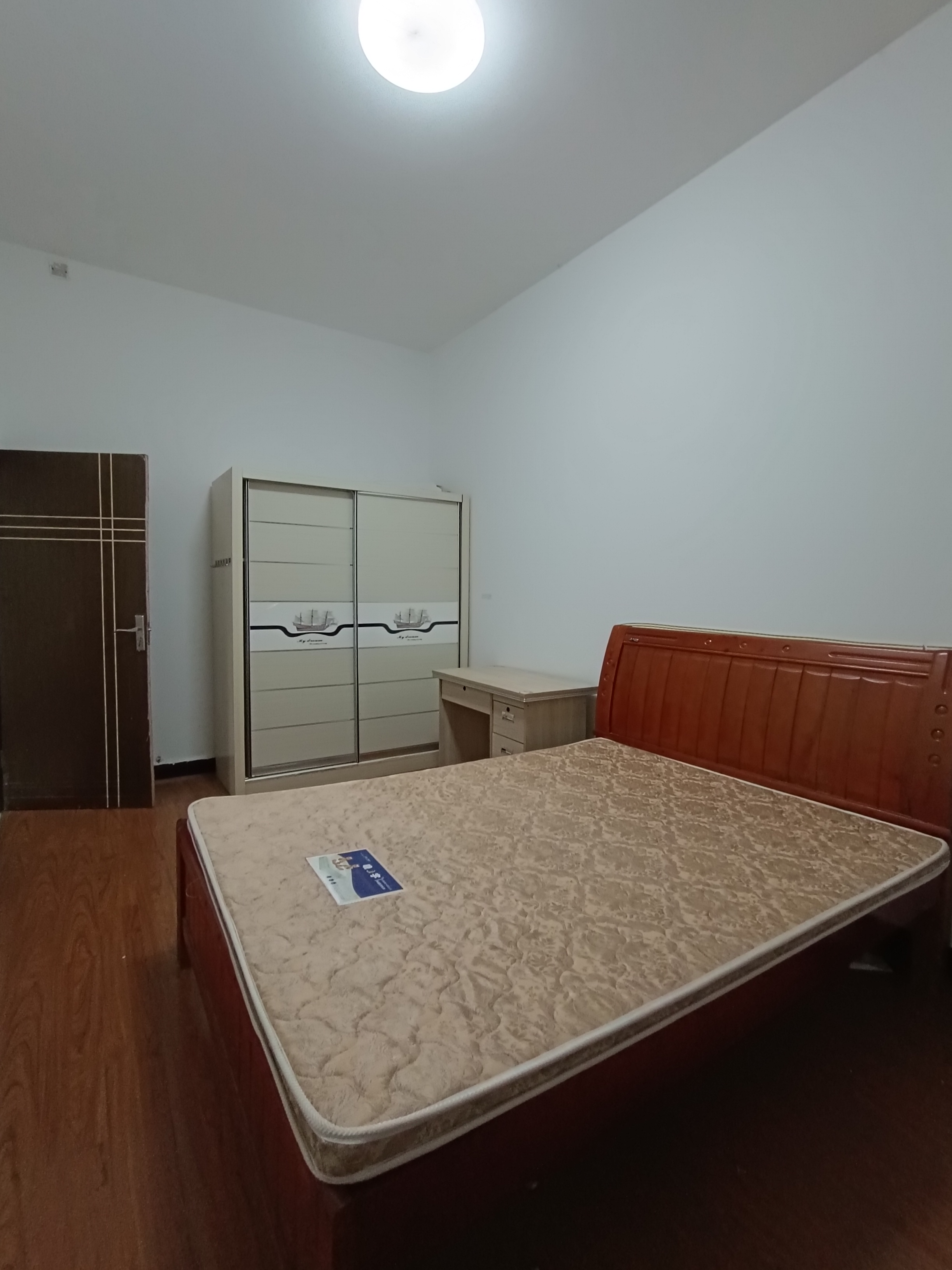 市中心散盘 1室1厅1卫 600.0元/月 市中心散盘 1室1厅1卫 600.0元/月室内图