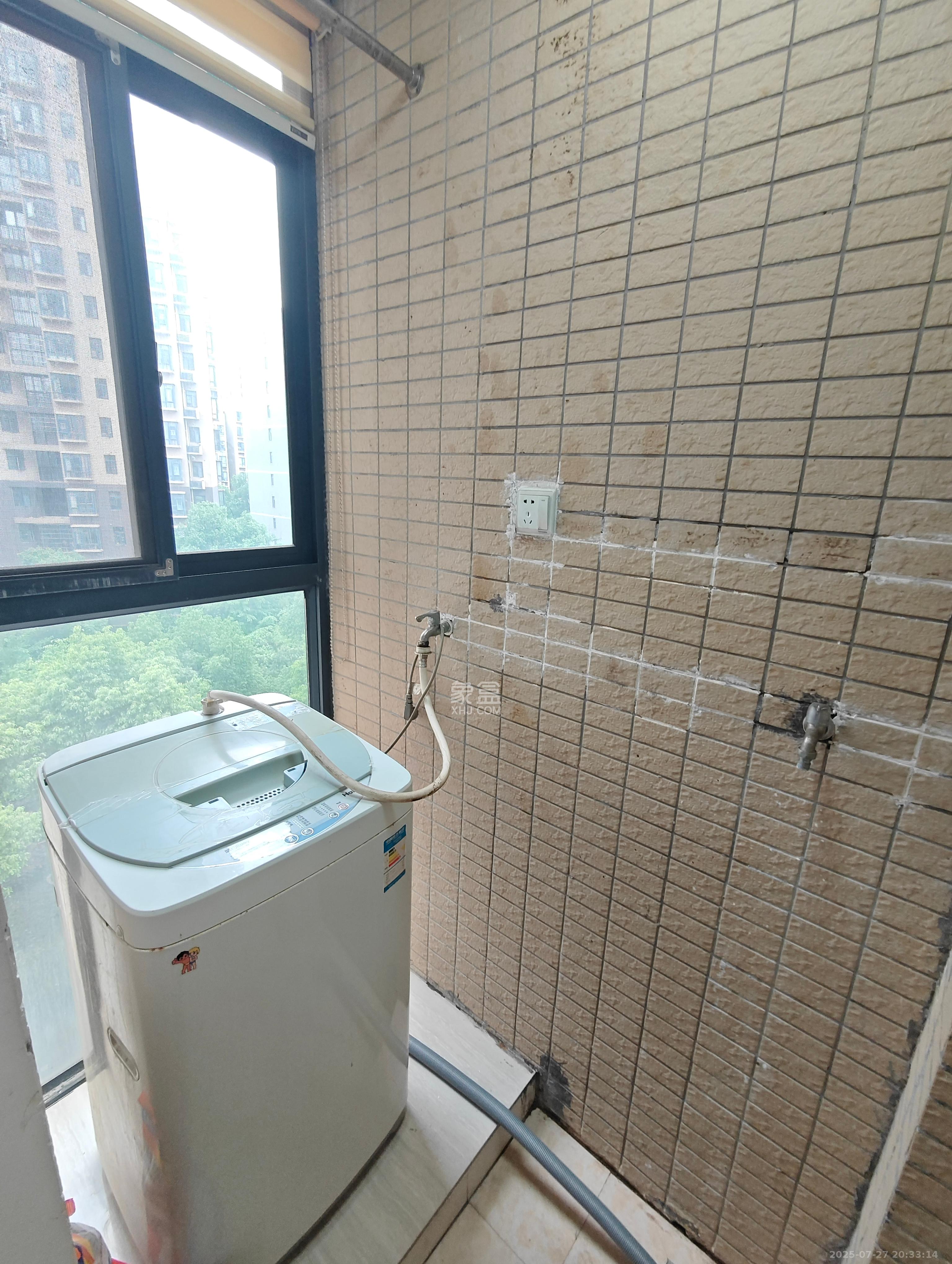 泊爱蓝湾  1室2厅1卫   1900.00元/月室内图