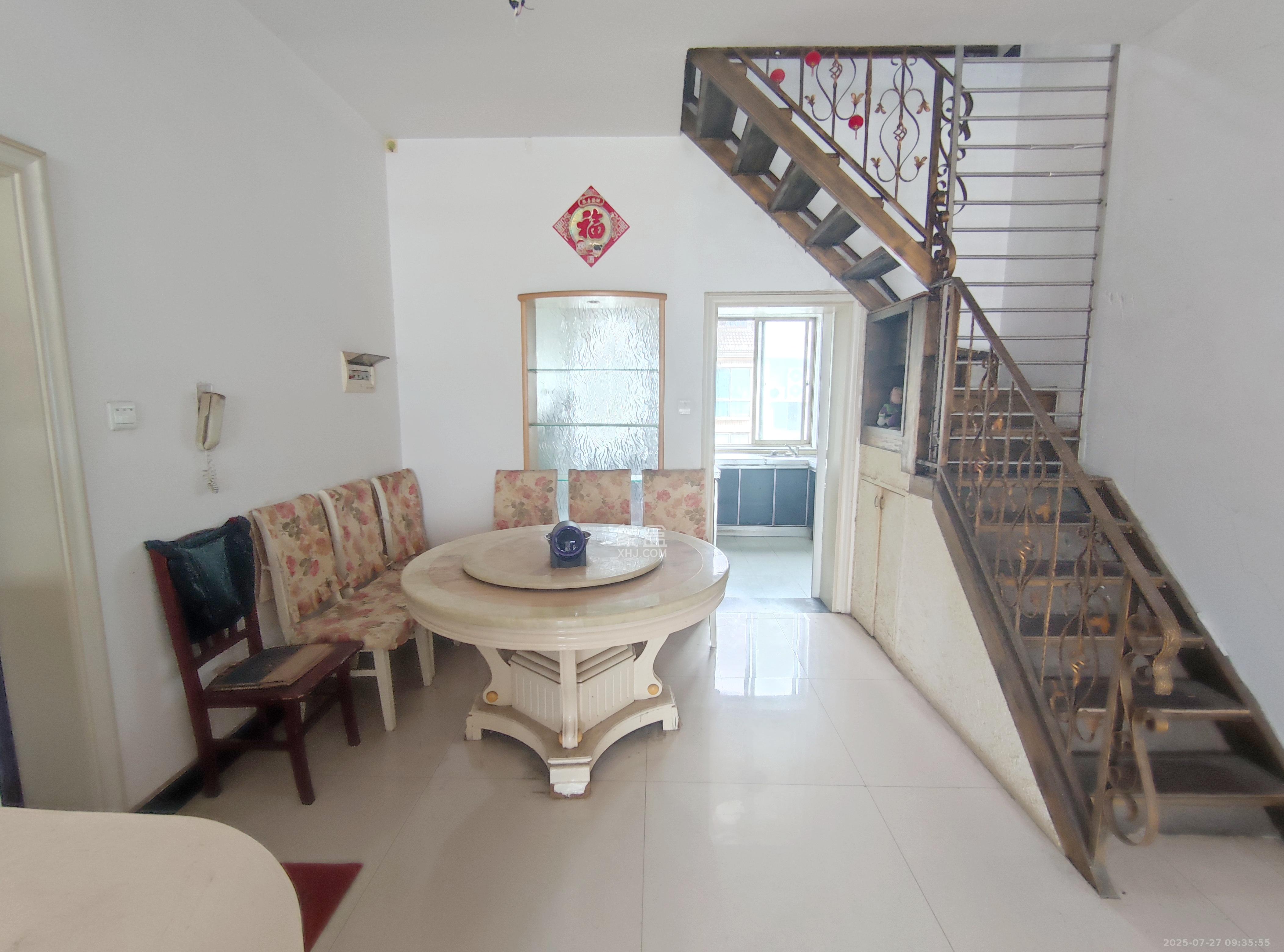 麓谷沐春园  3室2厅2卫    2000.0元/月室内图