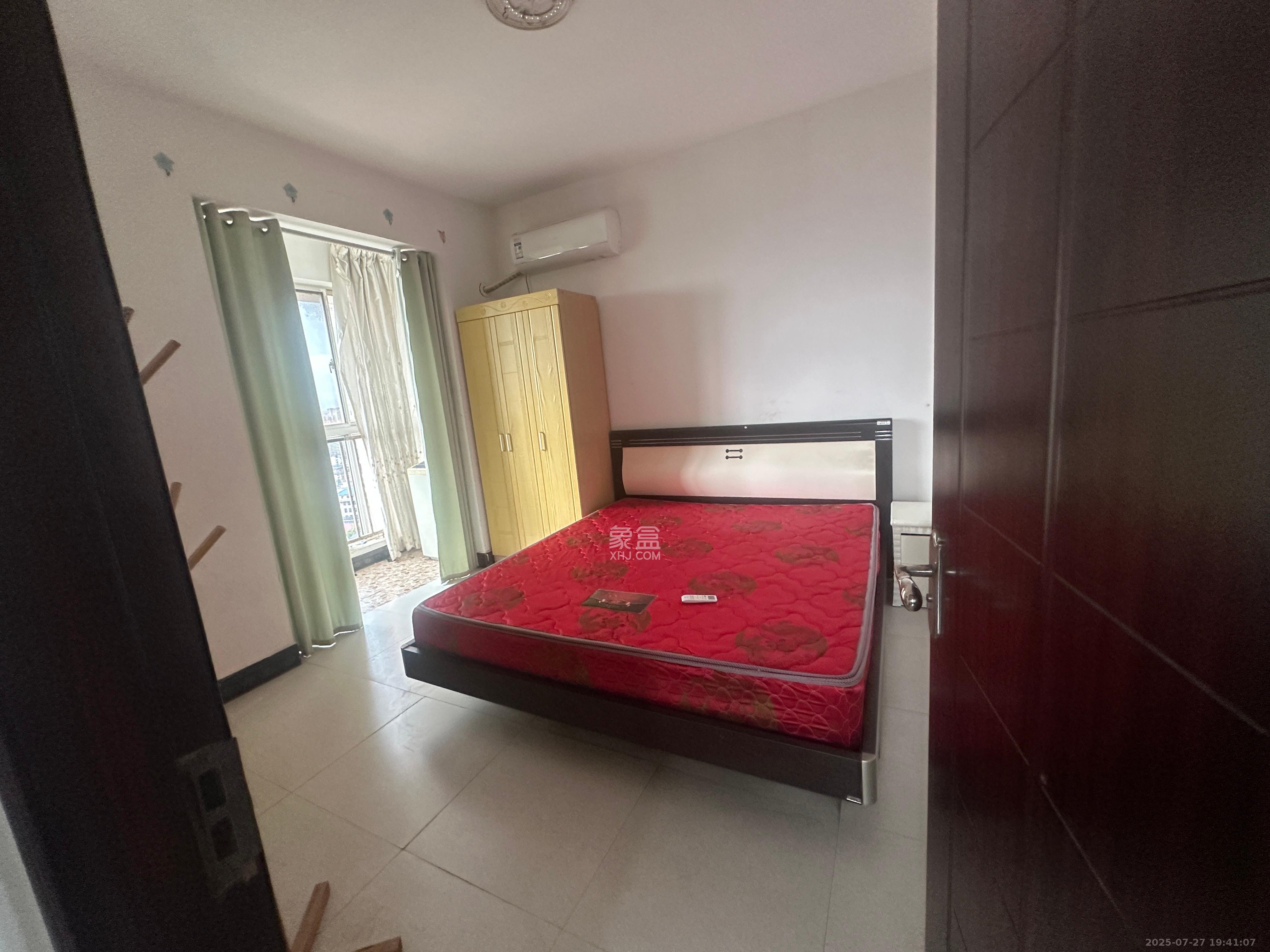 百纺大院宿舍  1室2厅1卫    1500.0元/月 百纺大院宿舍  1室2厅1卫    1500.0元/月